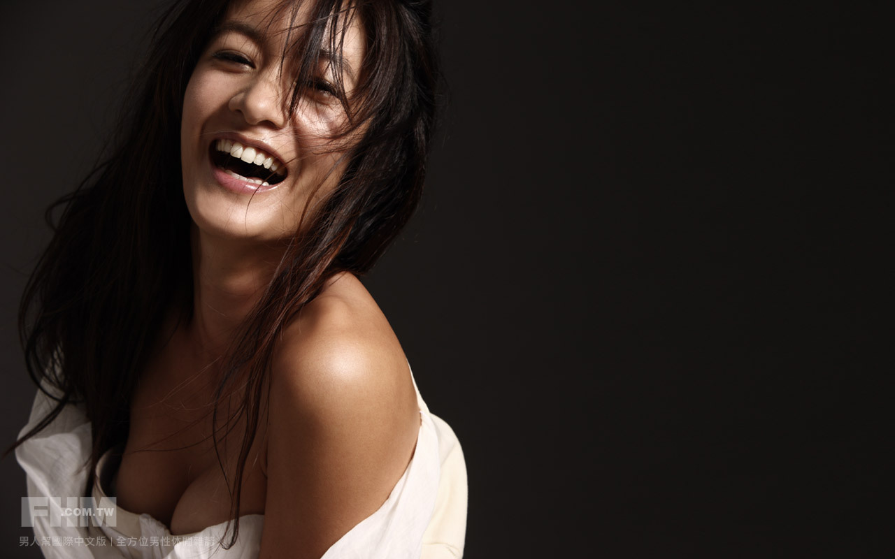 性感女郎【FHM】【男人帮】美胸半露