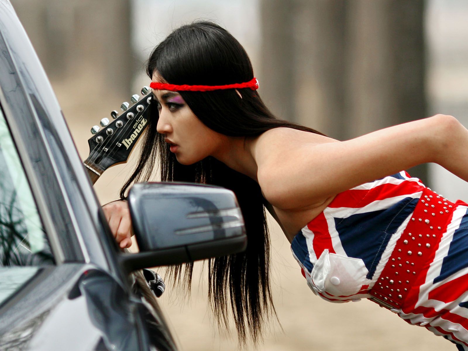 奔驰车模GLK 野外风情