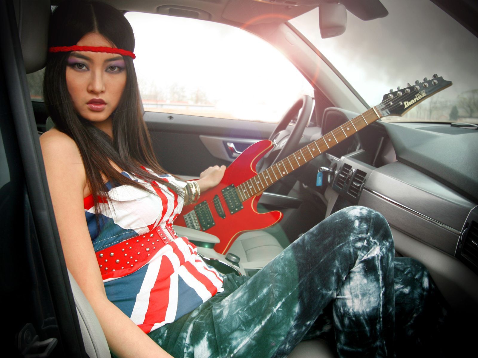 奔驰车模GLK 野外风情