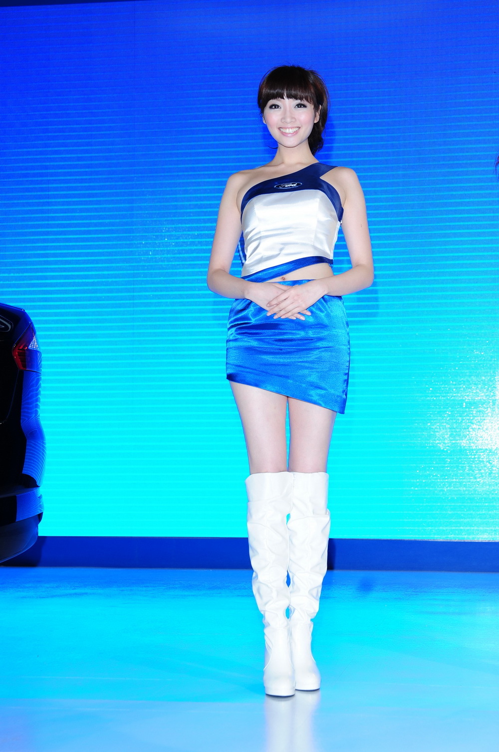 一组美艳的美女车模 名车模特套图