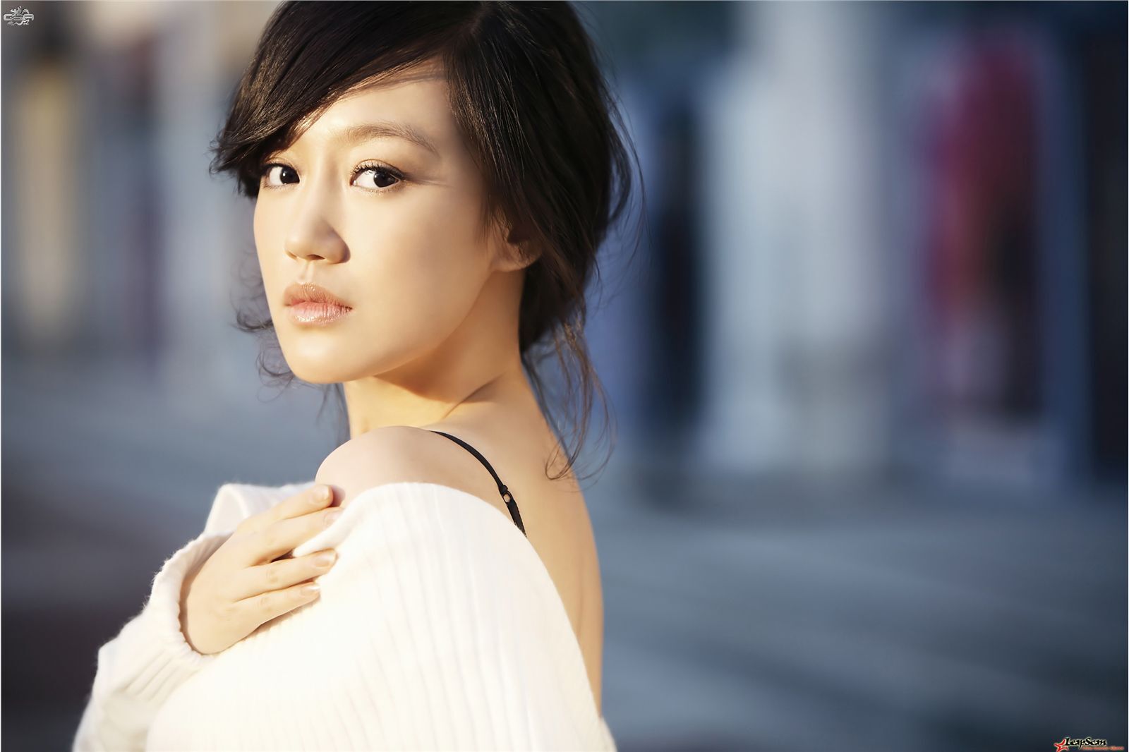 让你惊讶的高清大美女