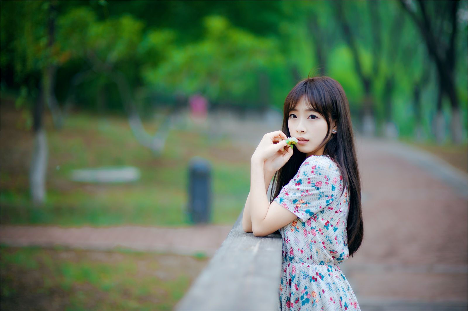 宠物女生何曼婷照片