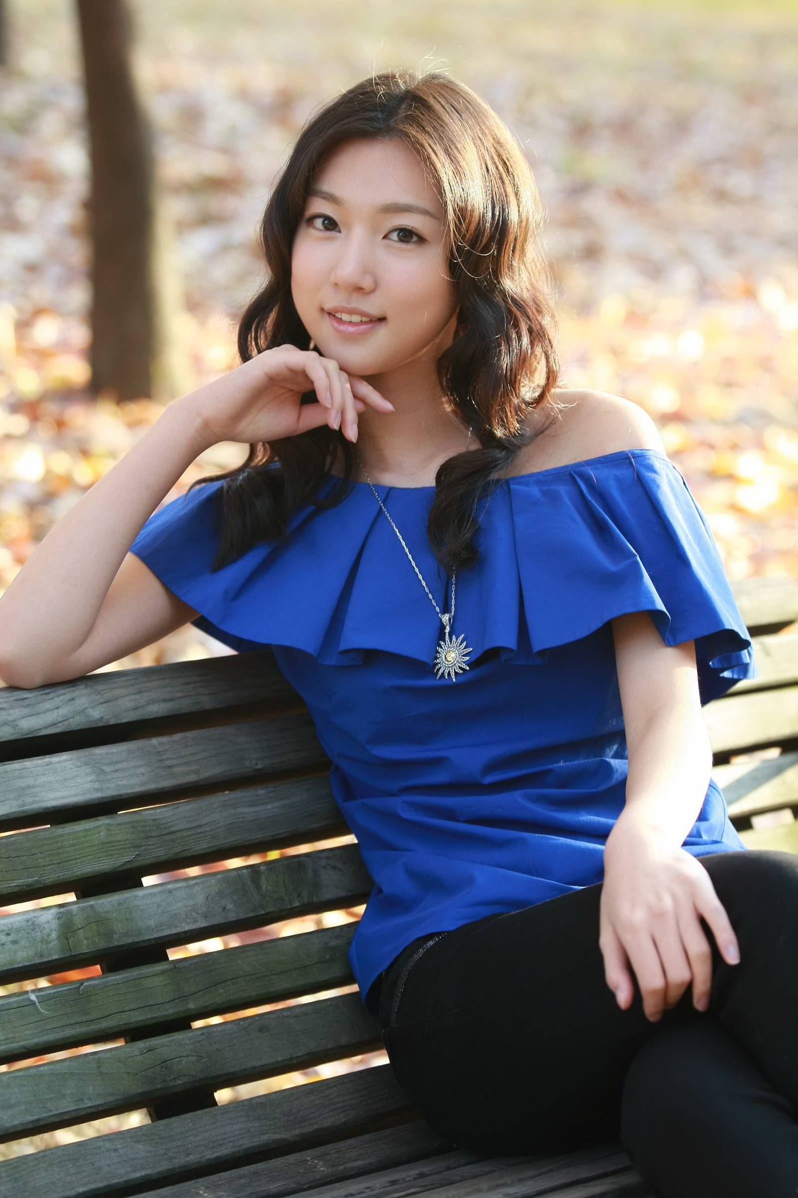 朴实俊俏的妹子