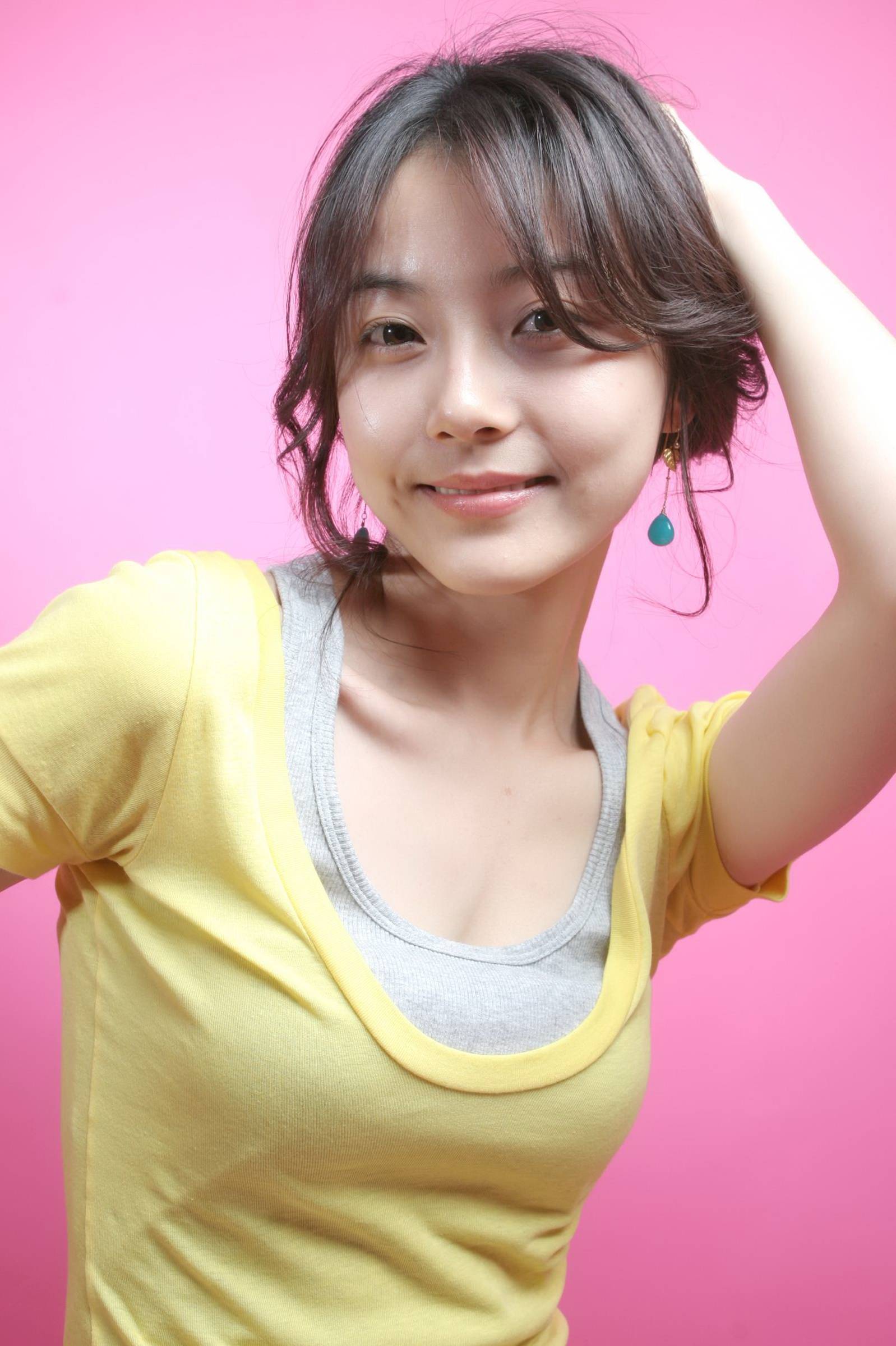 朴实俊俏的妹子