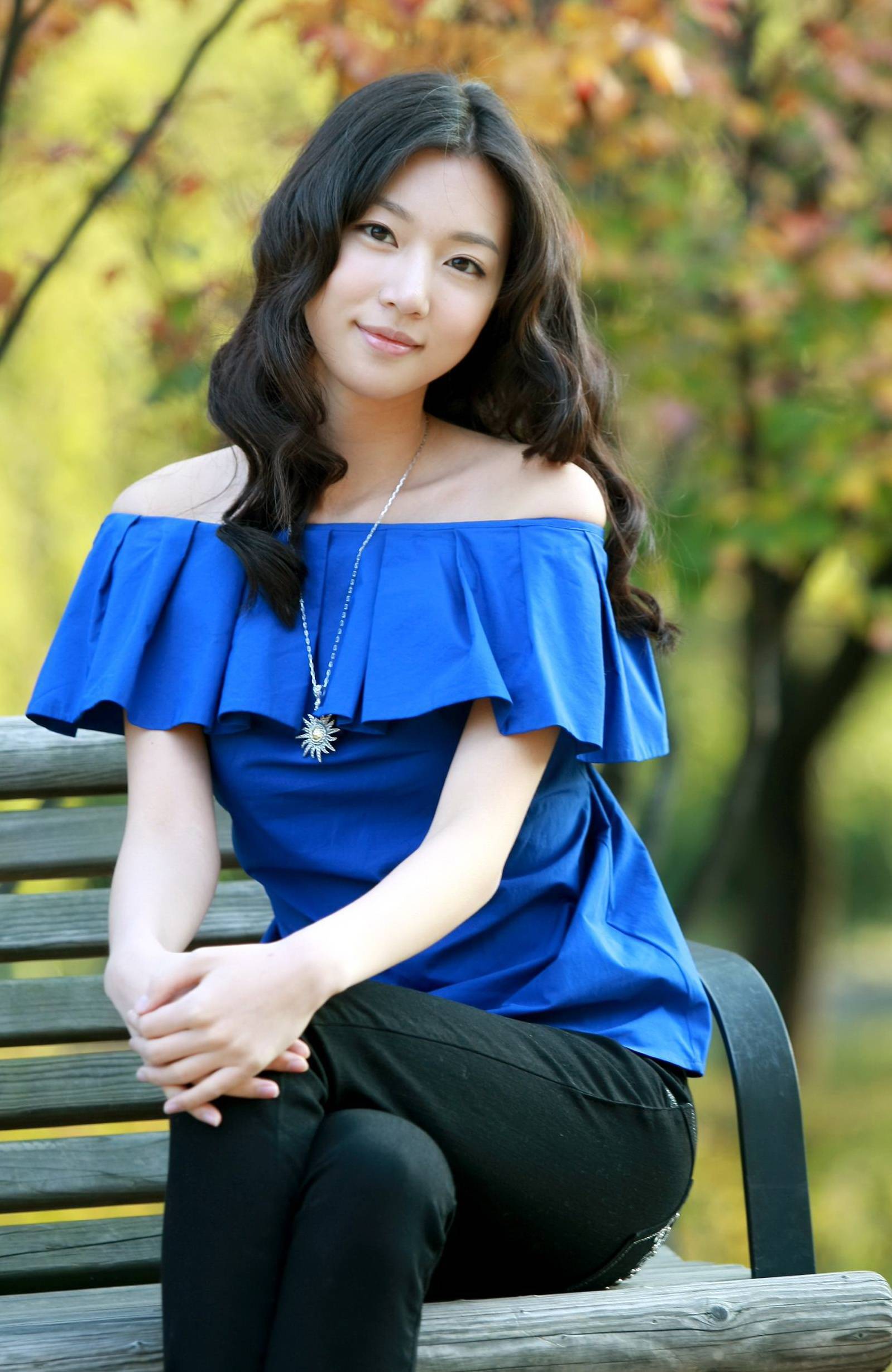 朴实俊俏的妹子