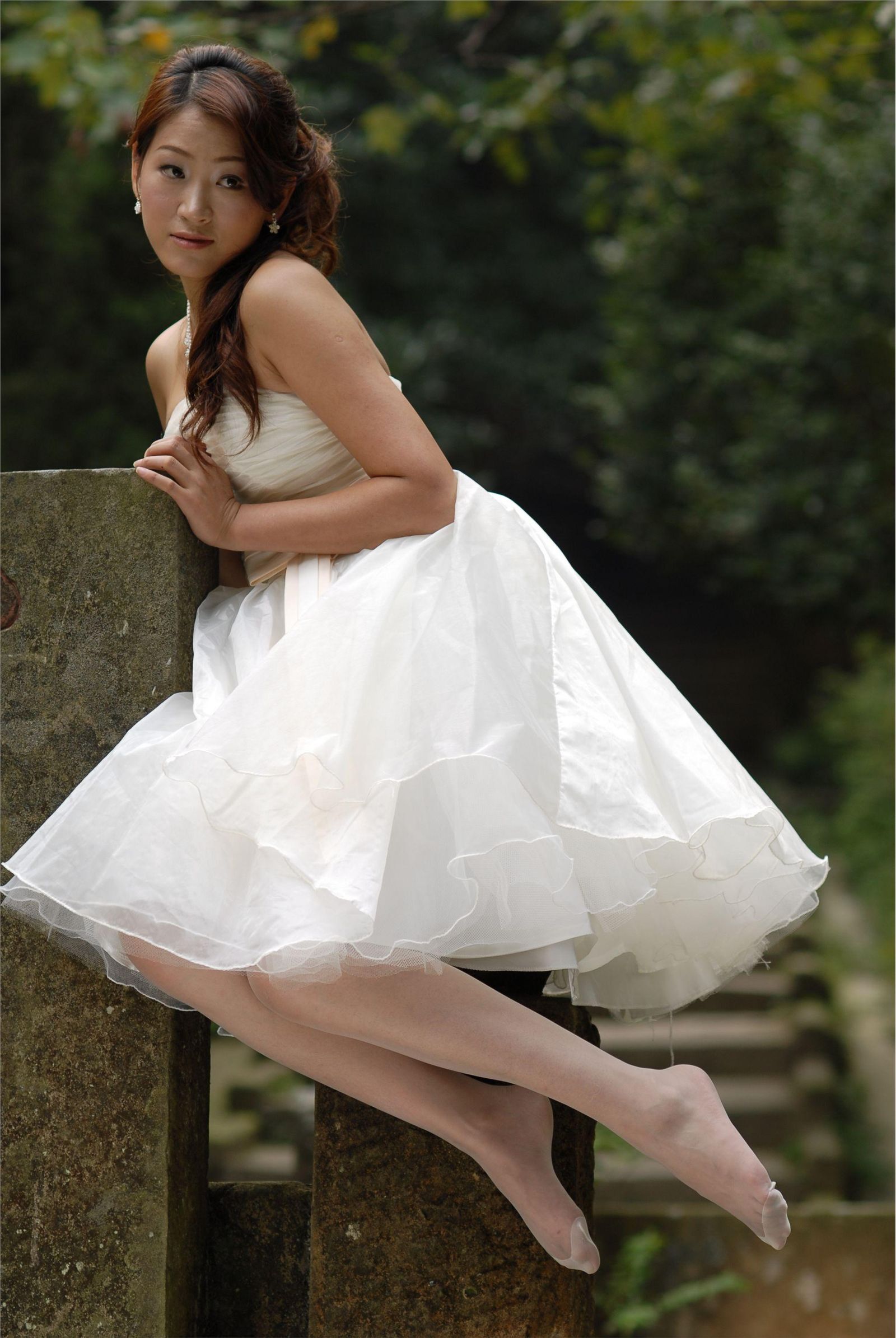 森林里的美女精灵 蜜儿外景