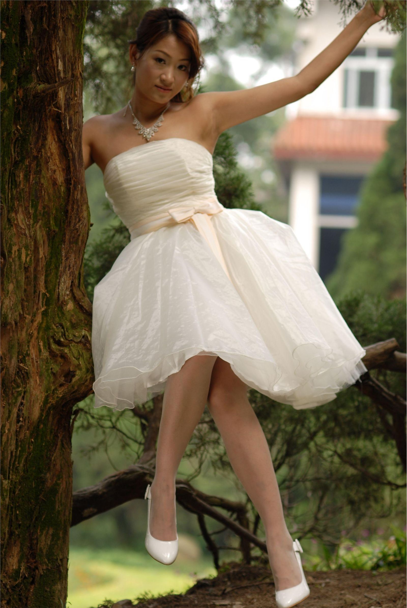 森林里的美女精灵 蜜儿外景