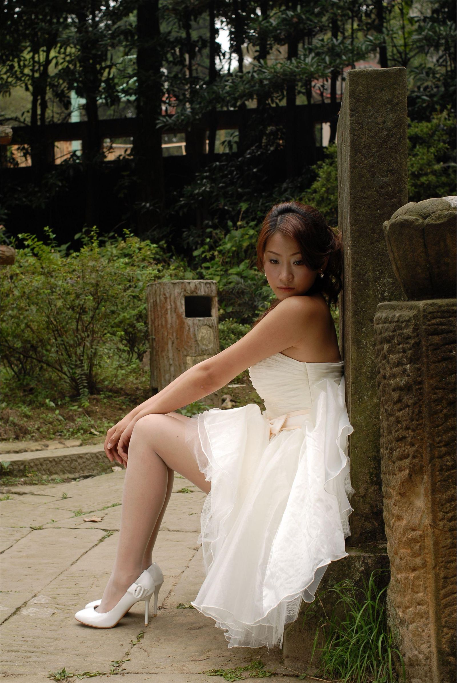 森林里的美女精灵 蜜儿外景