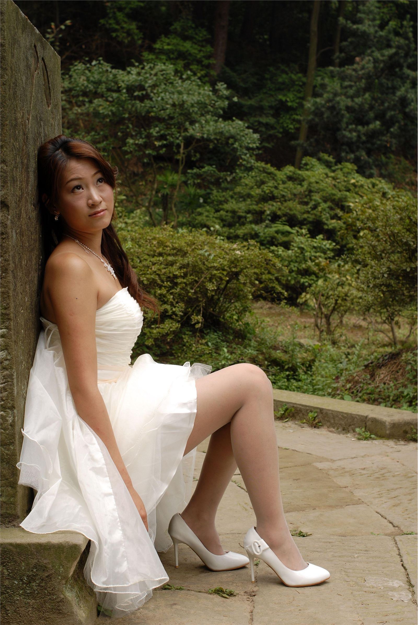 森林里的美女精灵 蜜儿外景