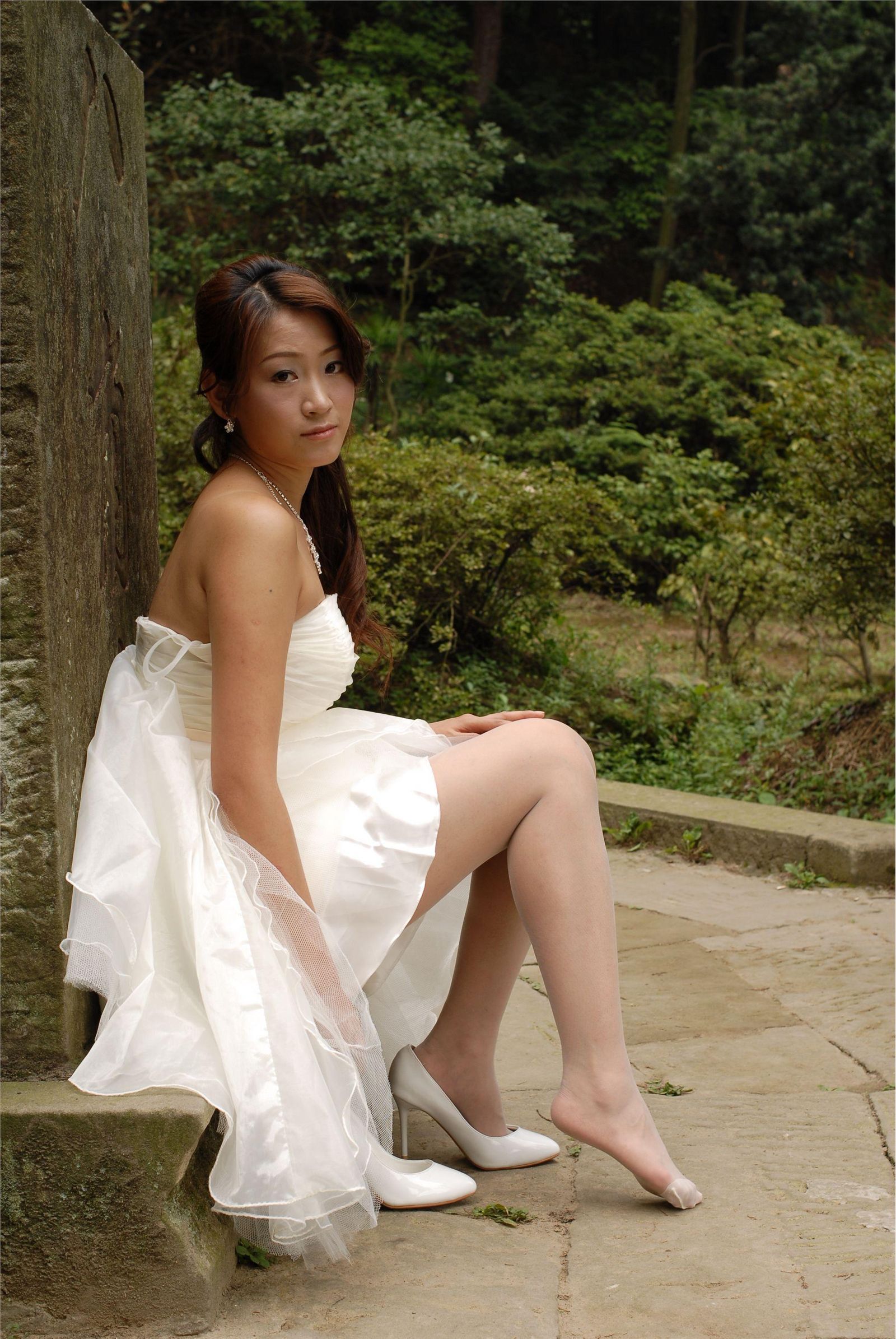 森林里的美女精灵 蜜儿外景