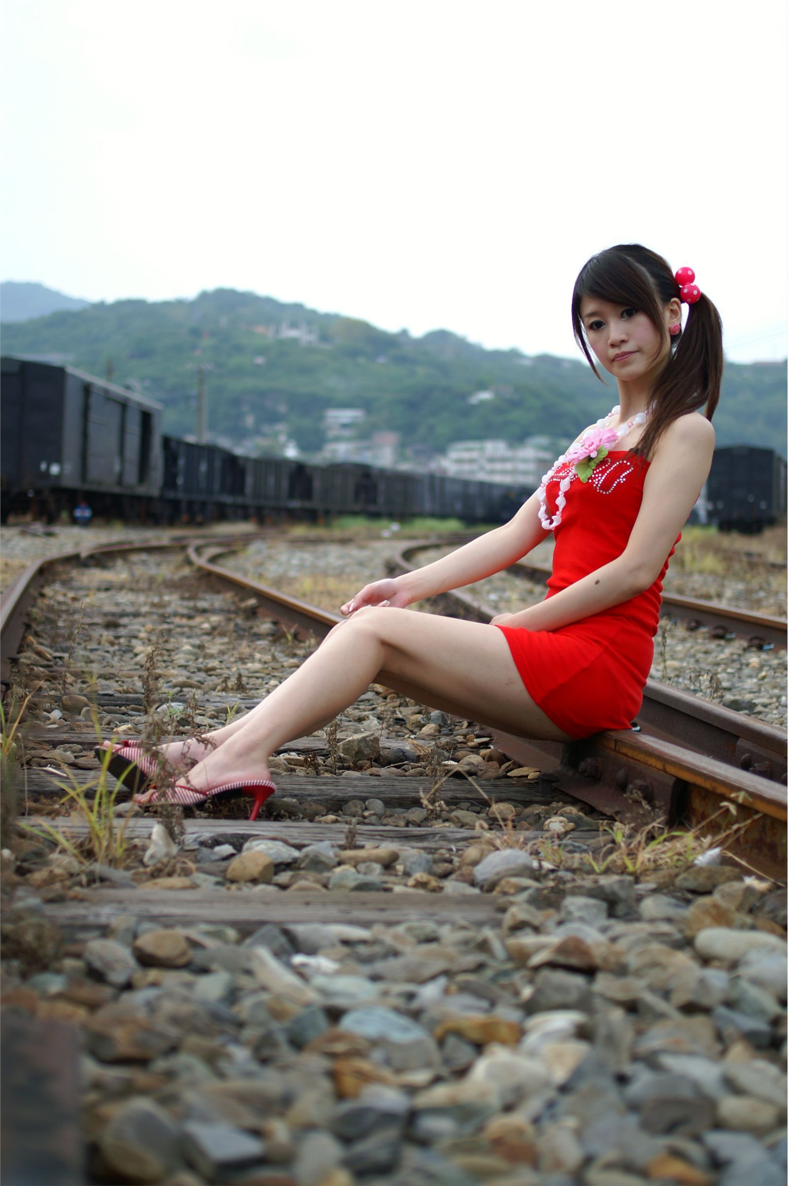 milk 高清美女性感套图 户外写真