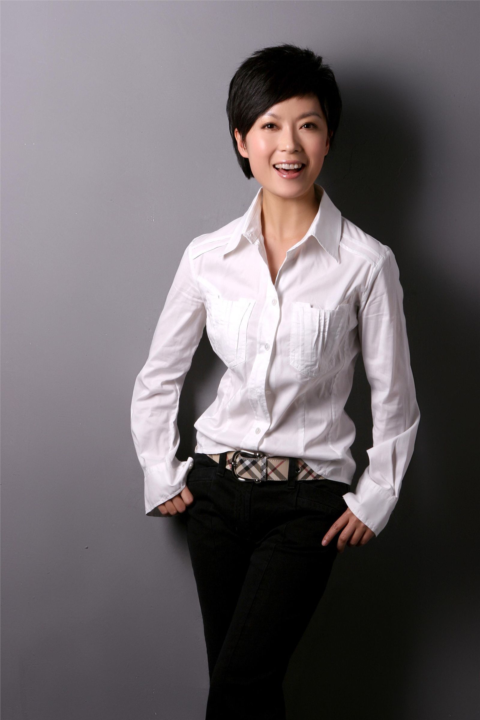 庞晓戈美丽主持高清写真