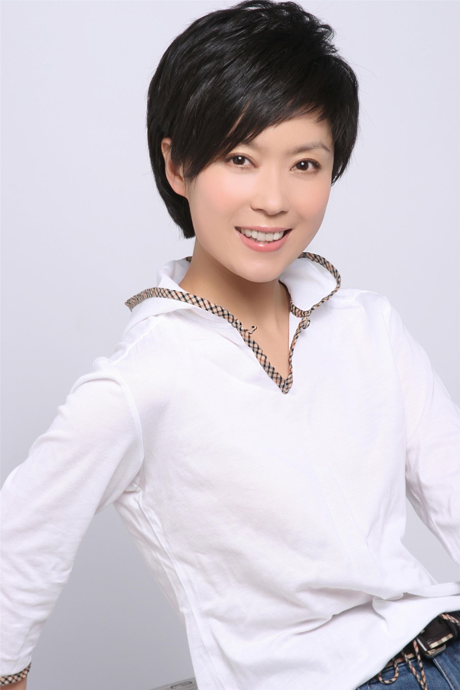 庞晓戈美丽主持高清写真