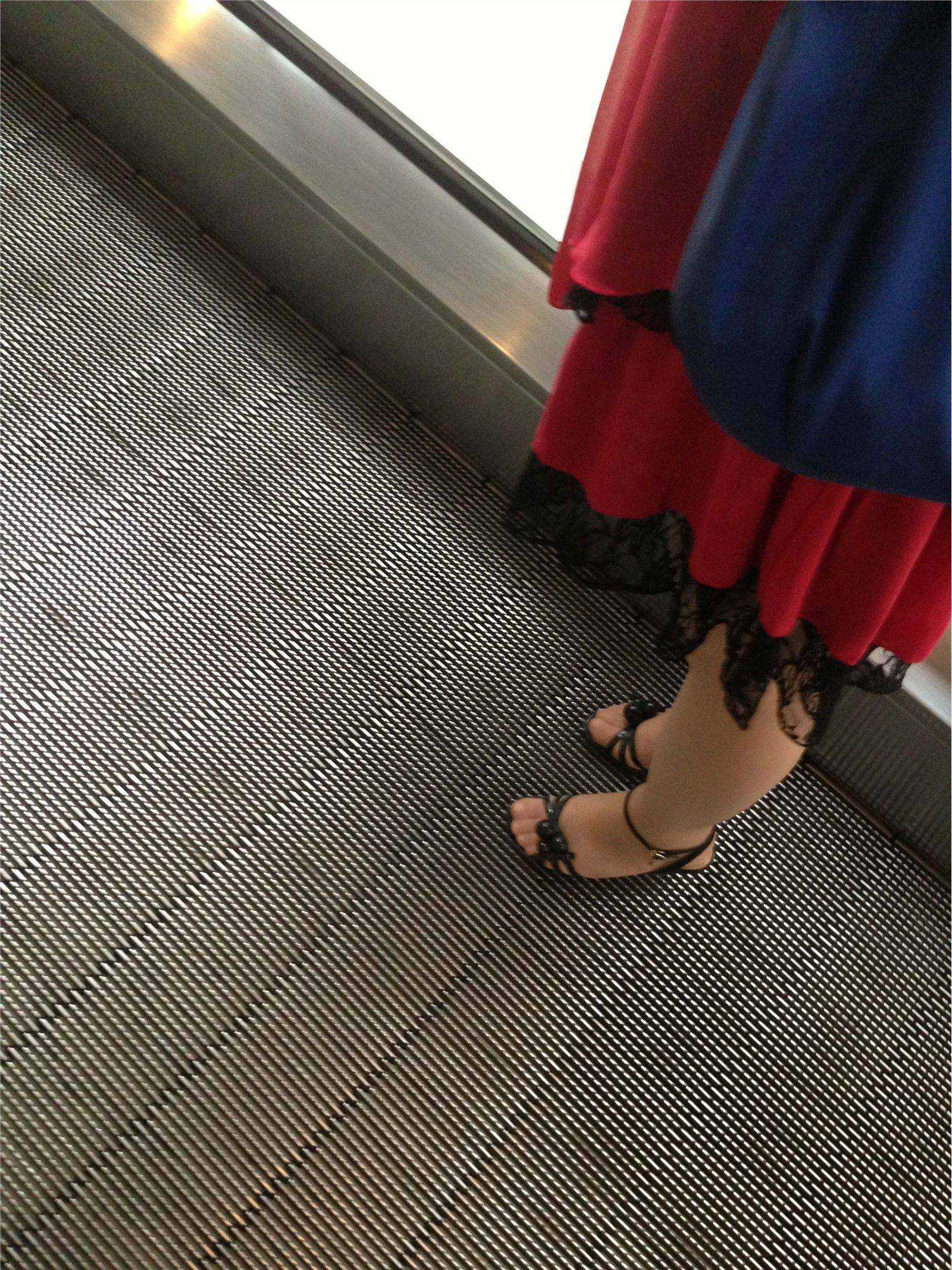 [户外街拍] 2013.07.31 超薄肉丝黑高跟！