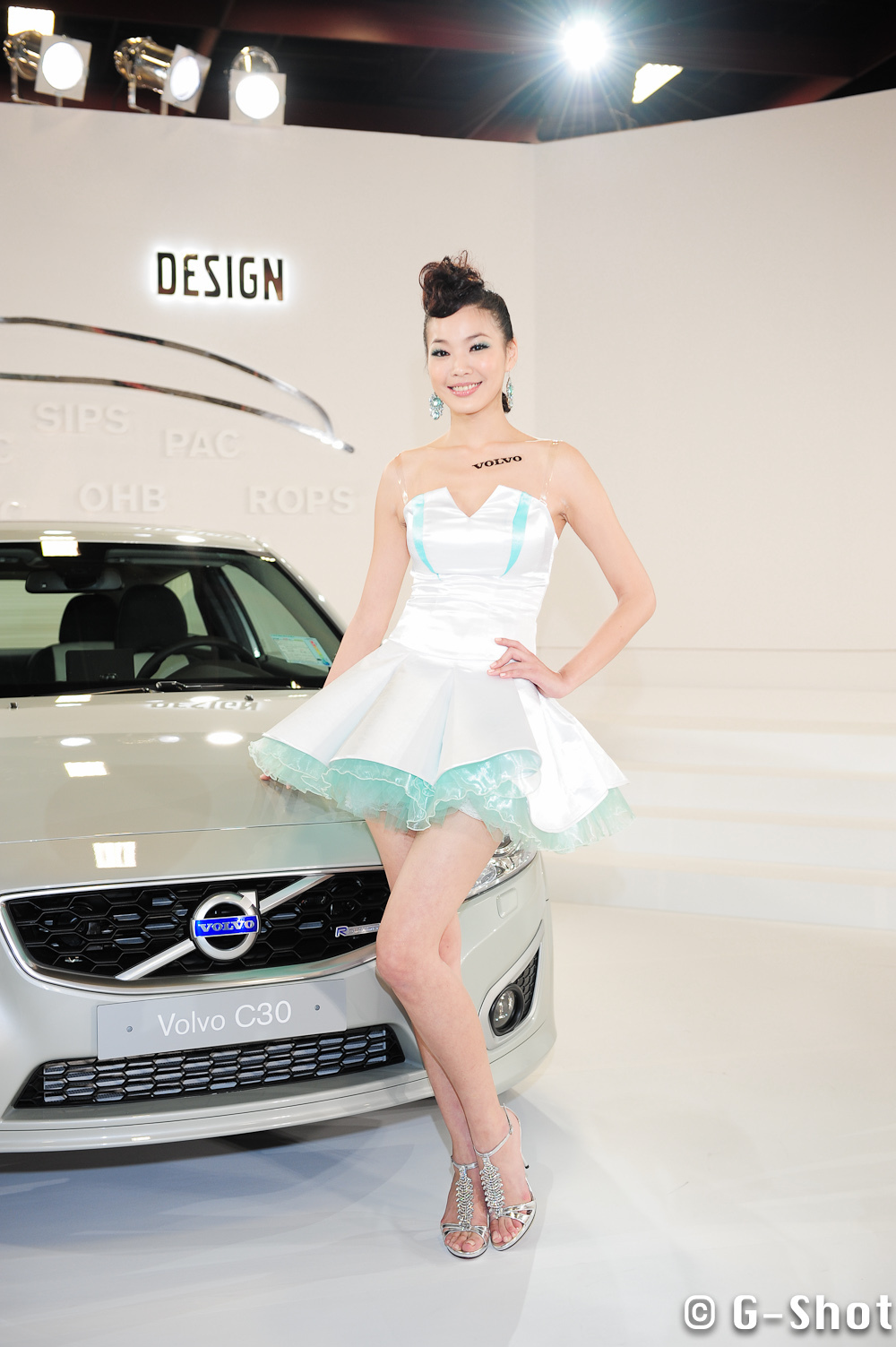 2011年台北新车大展，圣诞美腿抢先版