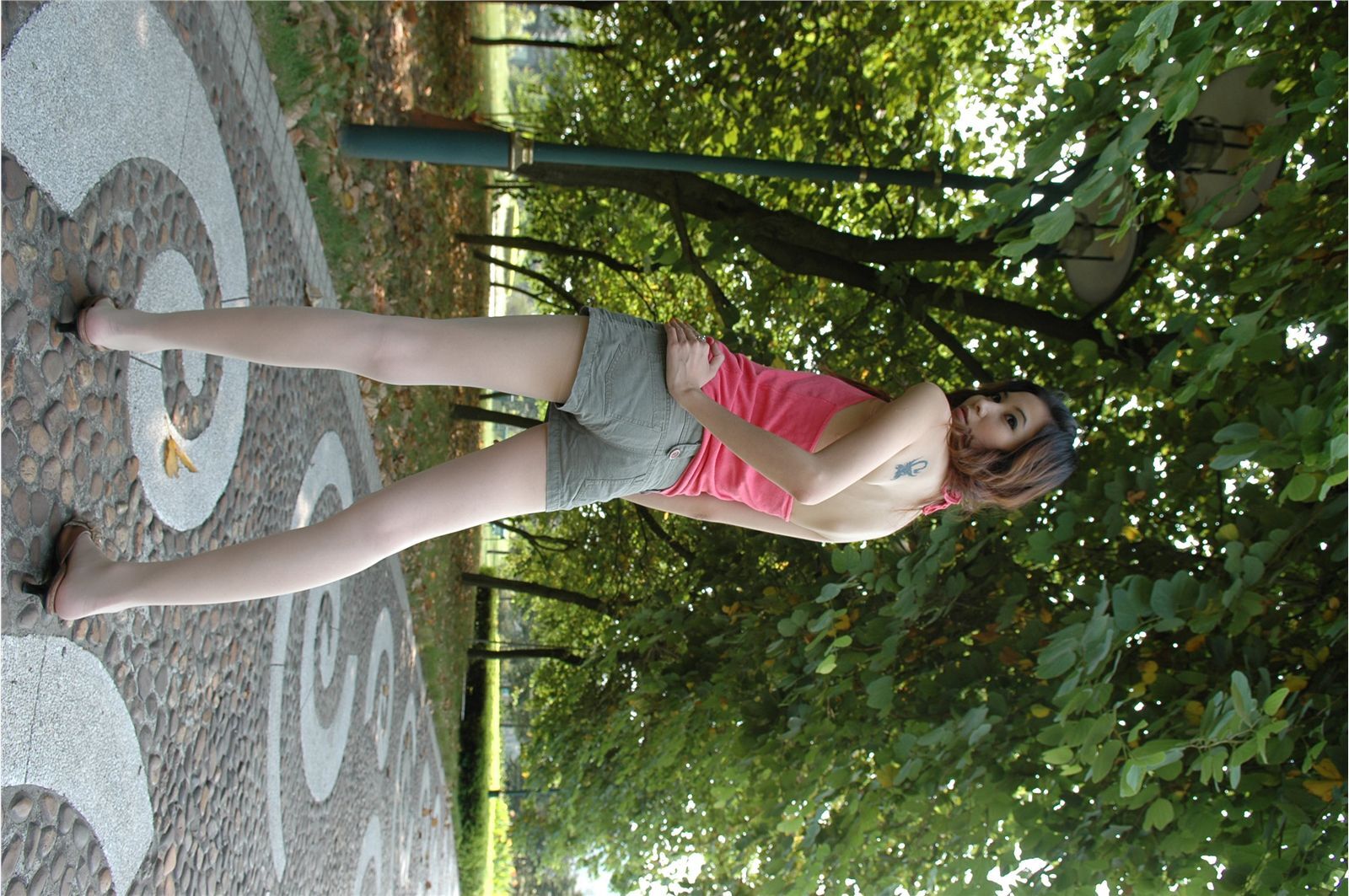 wenwen 性感丝袜美女户外写真