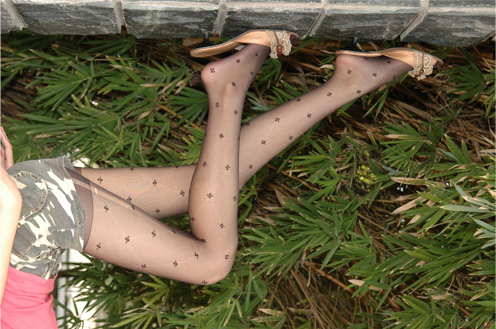 wenwen 性感丝袜美女户外写真