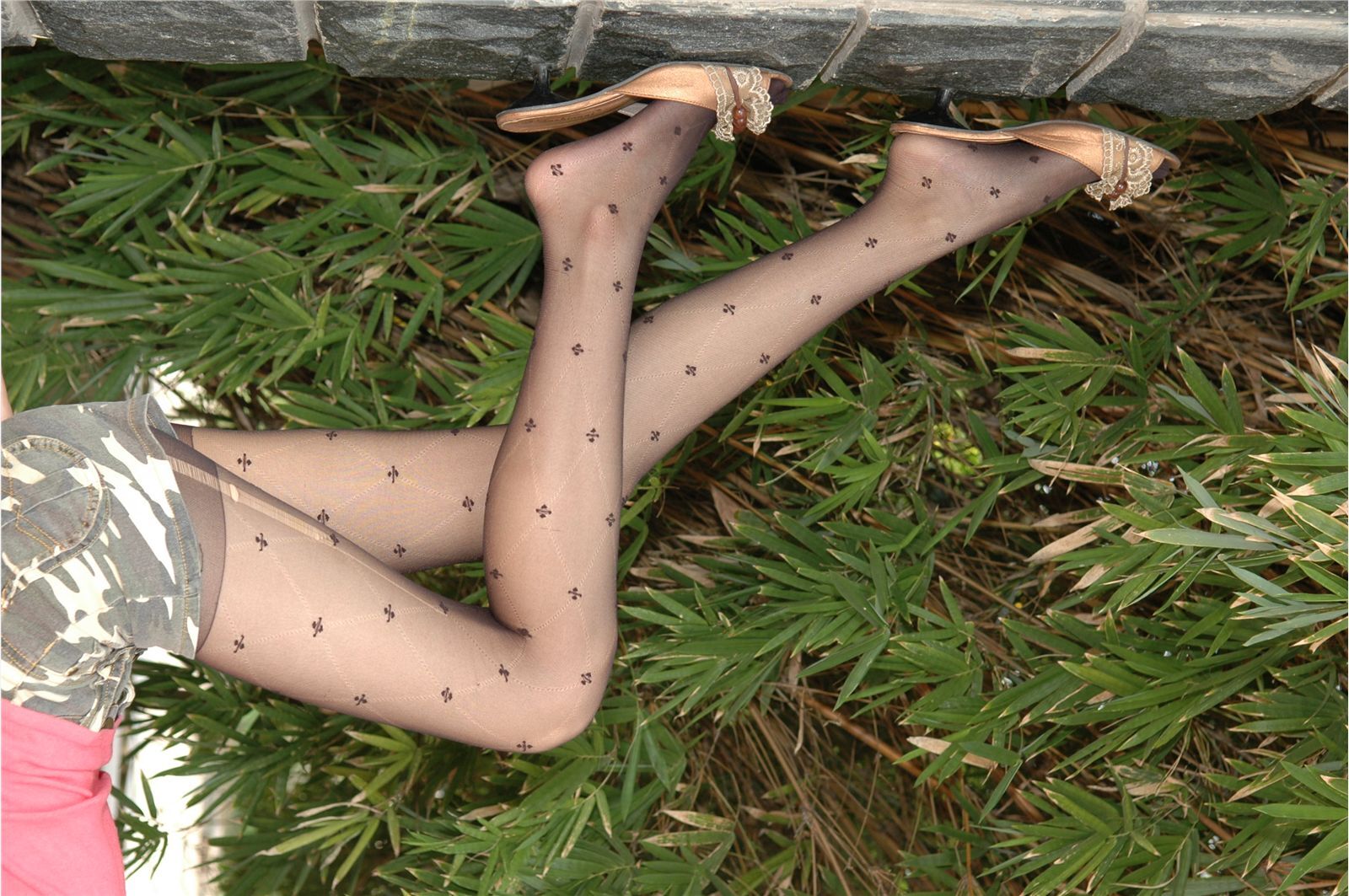 wenwen 性感丝袜美女户外写真