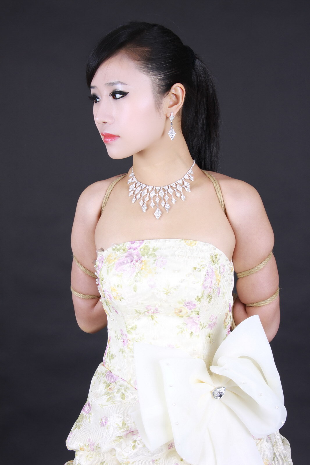 捆绑婚纱照 幸福的新娘-馨缘 【神艺缘】