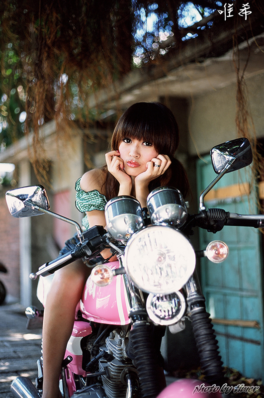 台湾妹子 寵兒-中華大學外拍