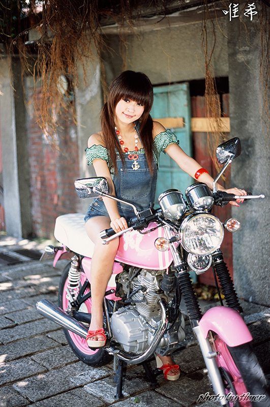 台湾妹子 寵兒-中華大學外拍