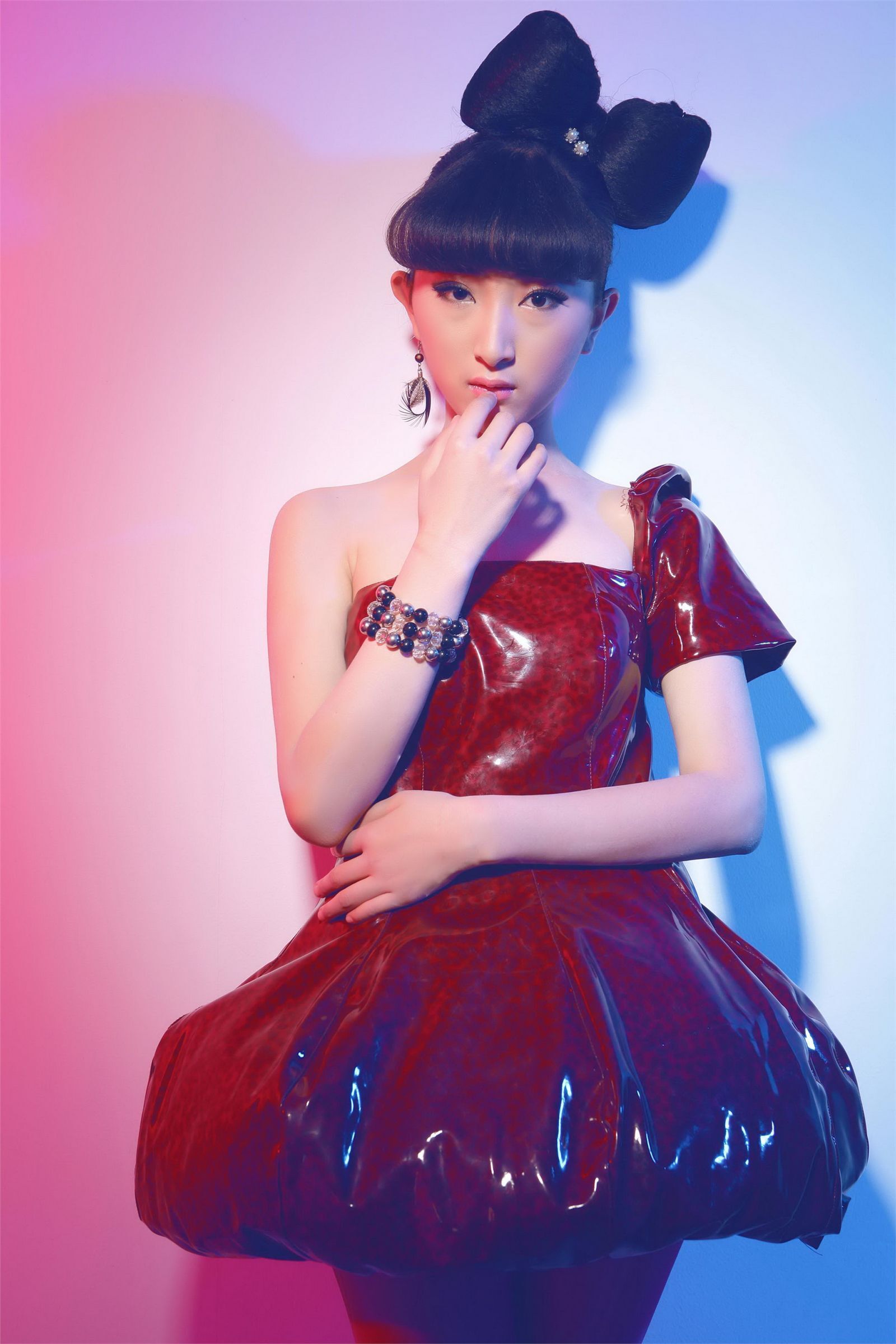 性感美人夏小薇 豪车前凸后翘 黑丝诱惑 可爱粉嫩女孩