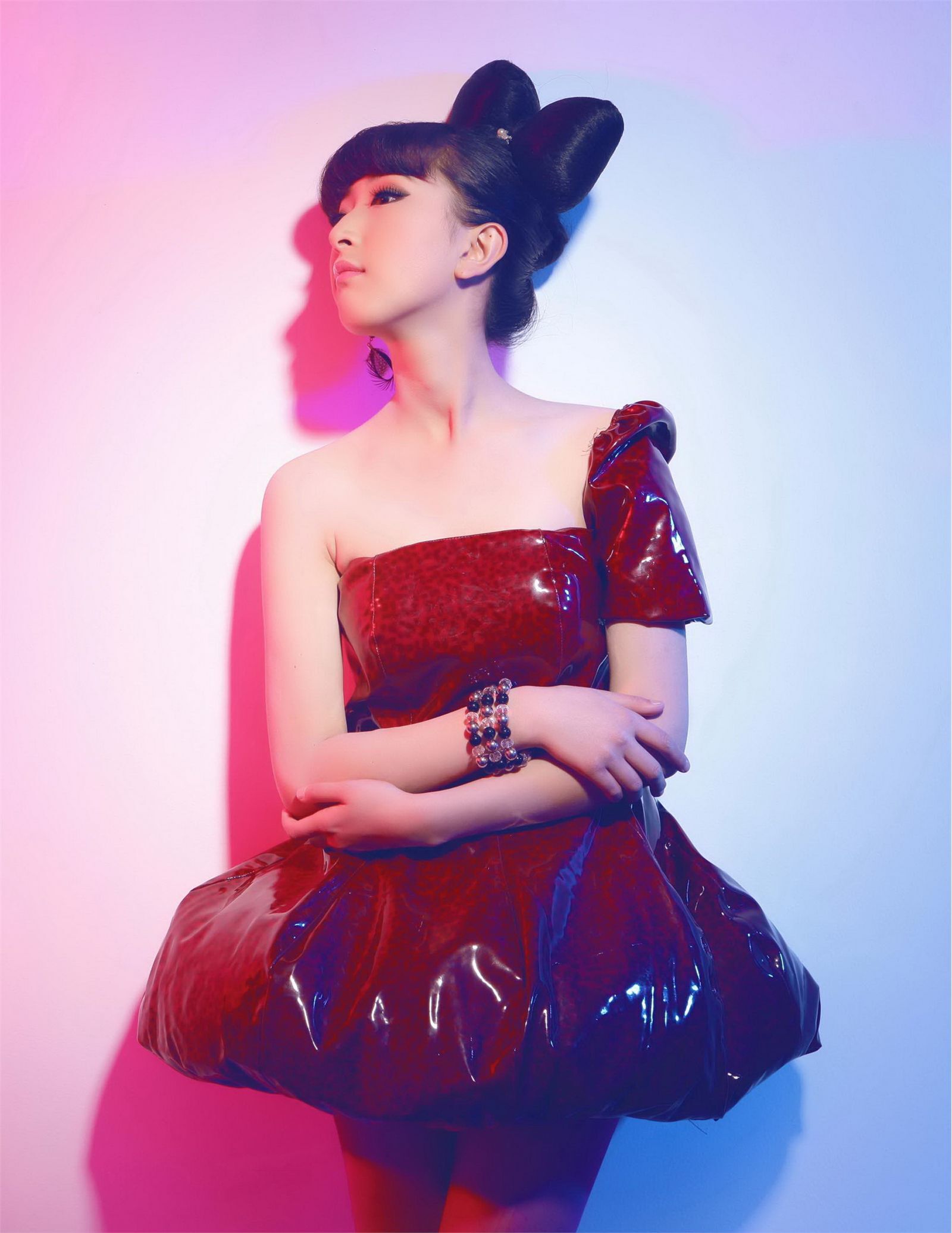 性感美人夏小薇 豪车前凸后翘 黑丝诱惑 可爱粉嫩女孩