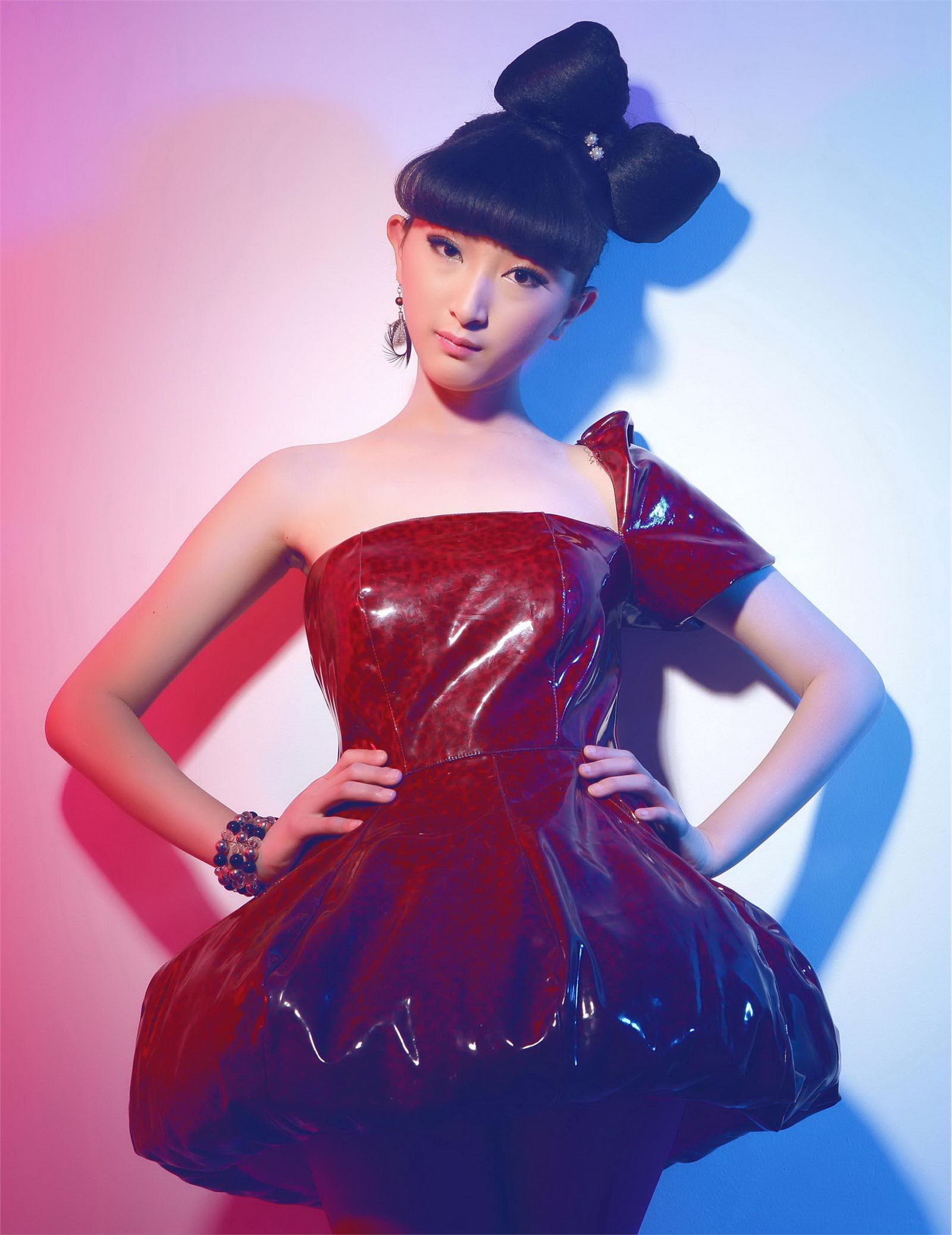 性感美人夏小薇 豪车前凸后翘 黑丝诱惑 可爱粉嫩女孩