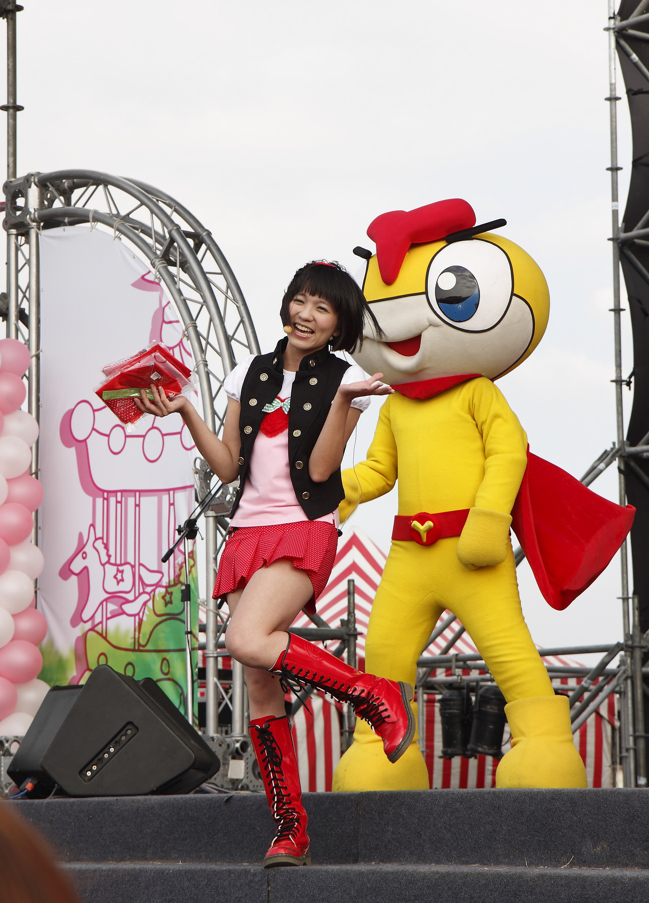 模特套图 華映40周年家庭日