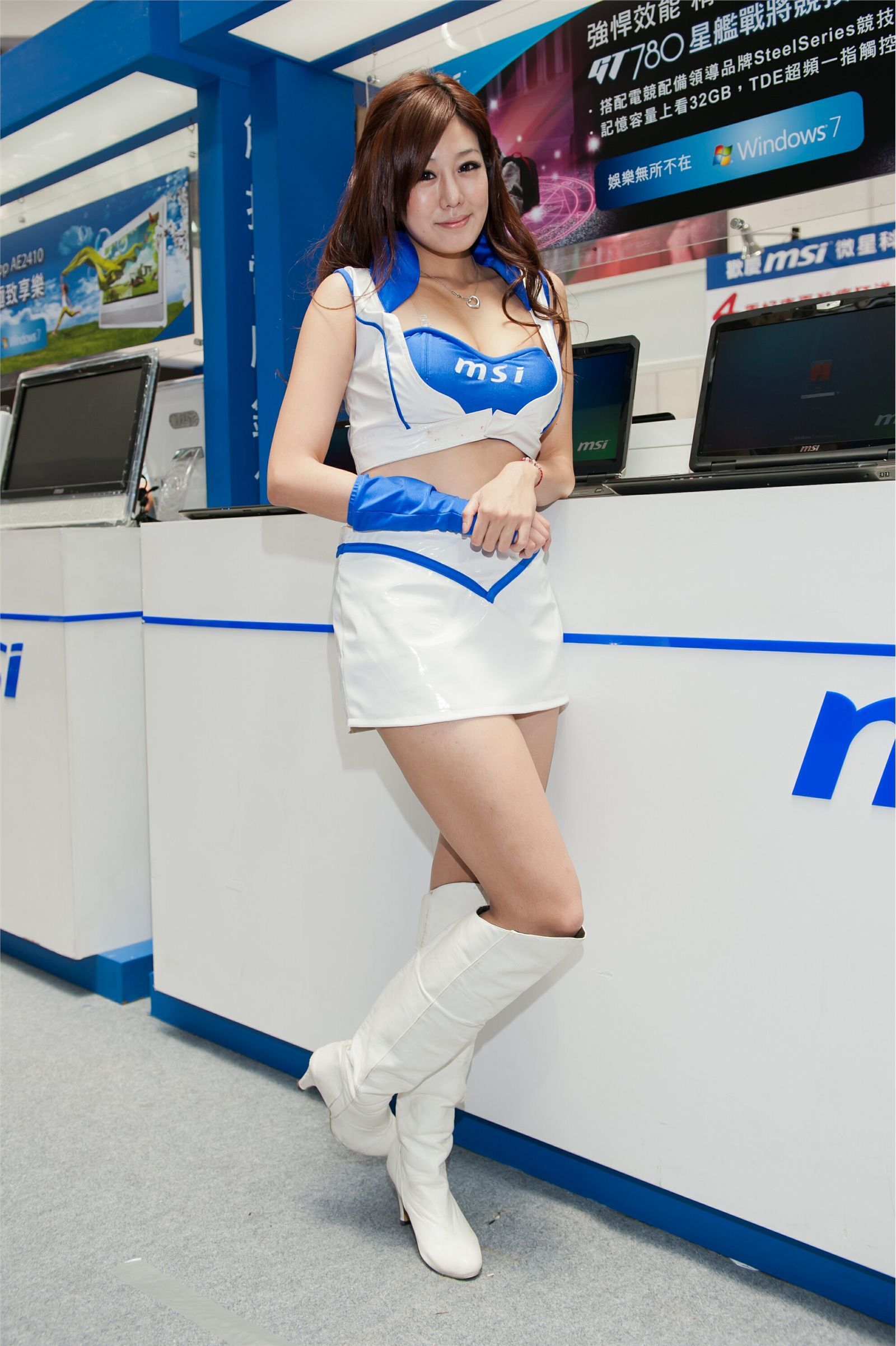 我只爱美腿2011展台系列 国产美腿模特户外写真系列套图