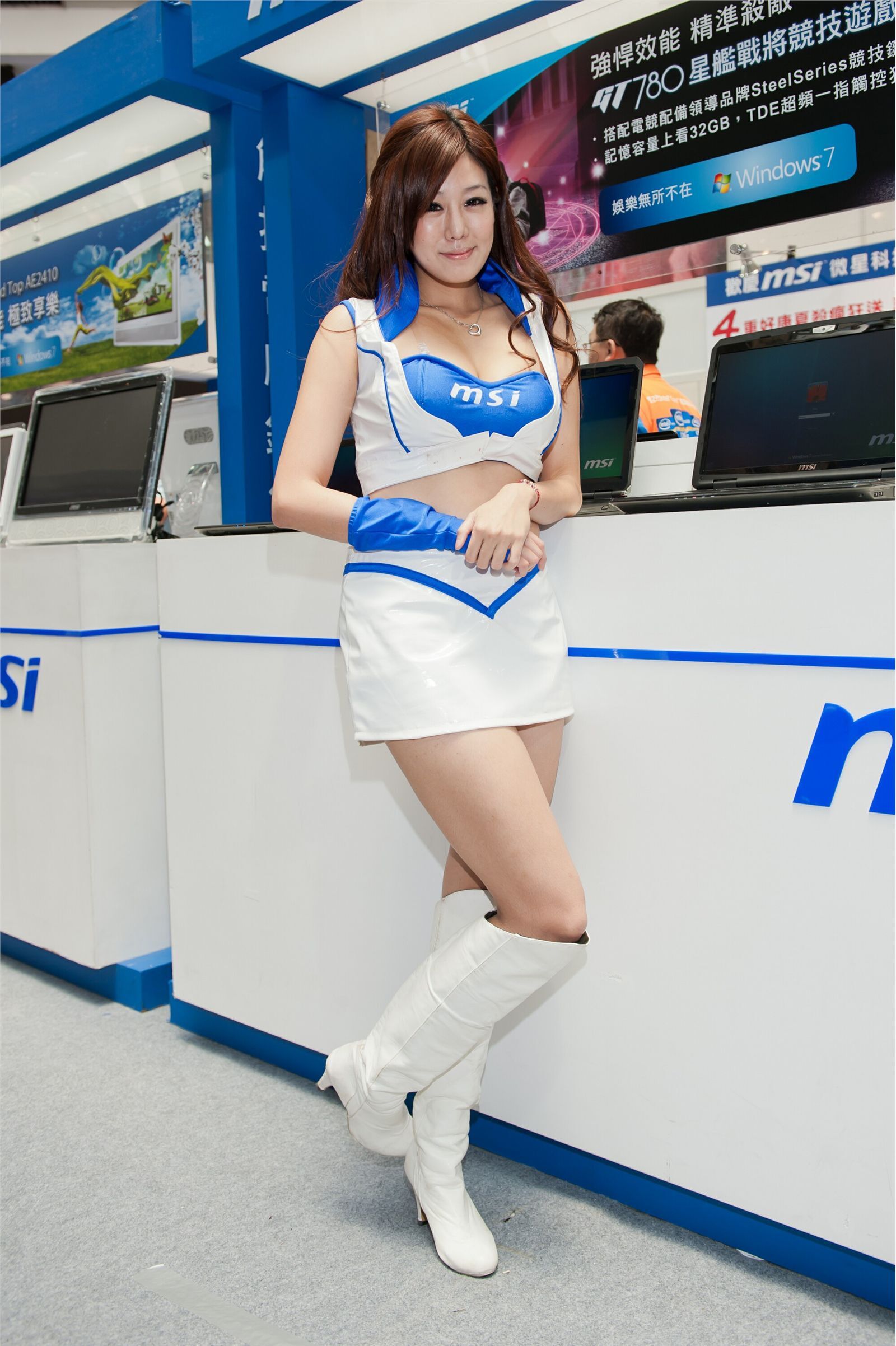 我只爱美腿2011展台系列 国产美腿模特户外写真系列套图