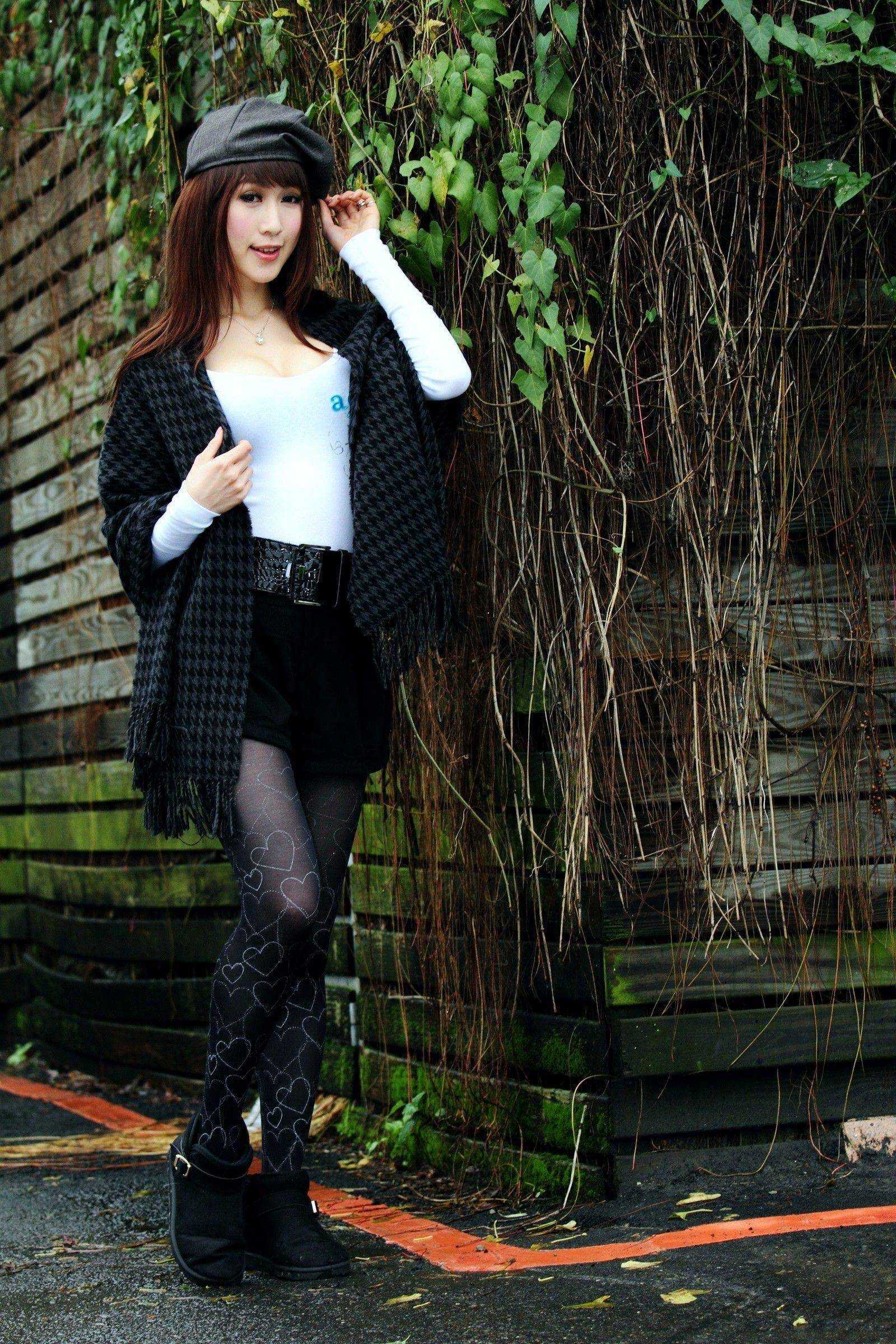 台湾大学美女模特外拍　FHM2012冠军呂品儀