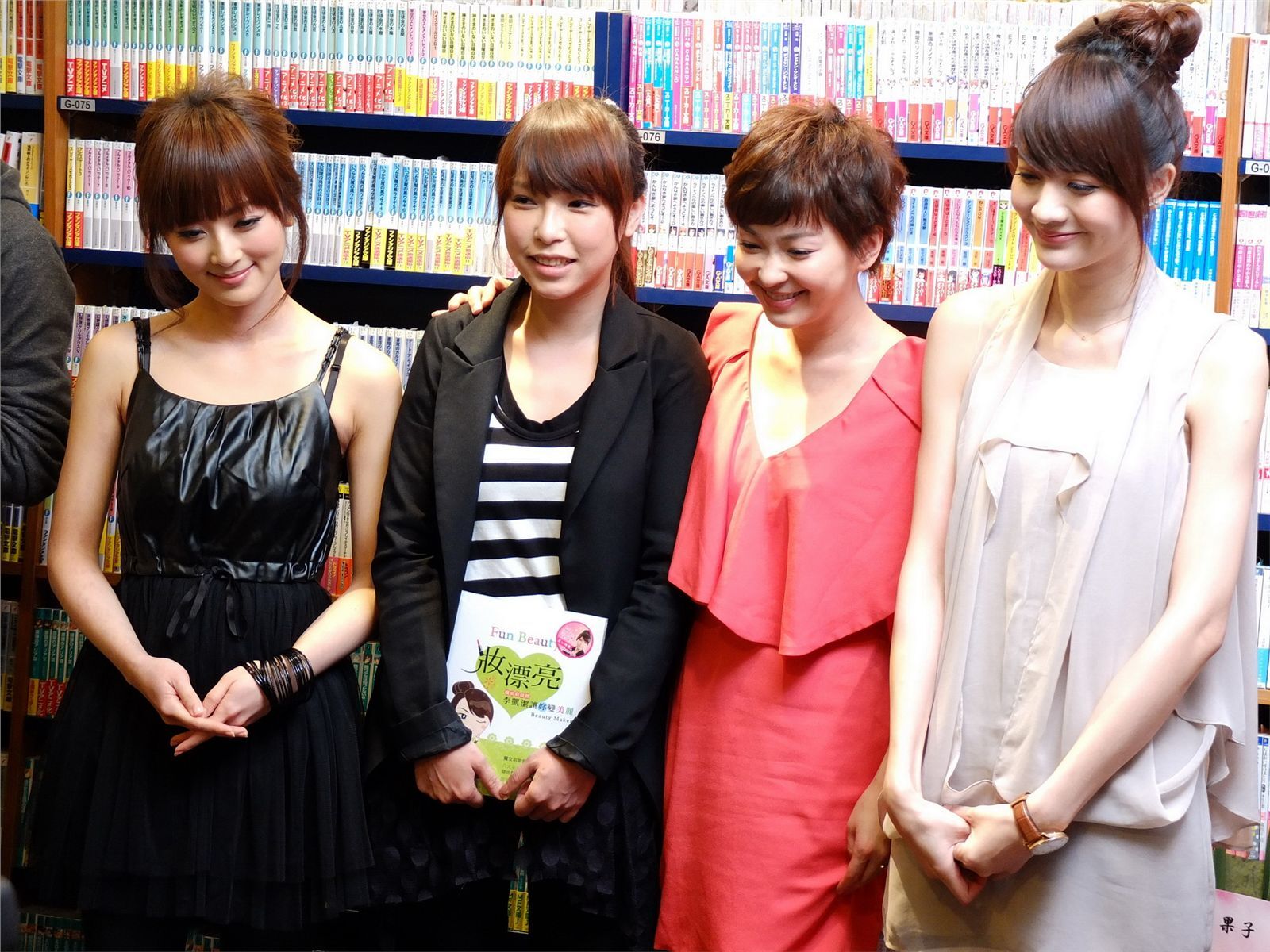 果子 妆漂亮 签书会 2012.02.19  清纯美女模特写真