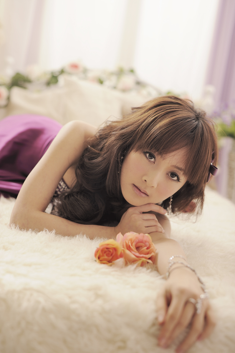 果子 2012.02.26 棚拍婚纱最新青纯美女图片