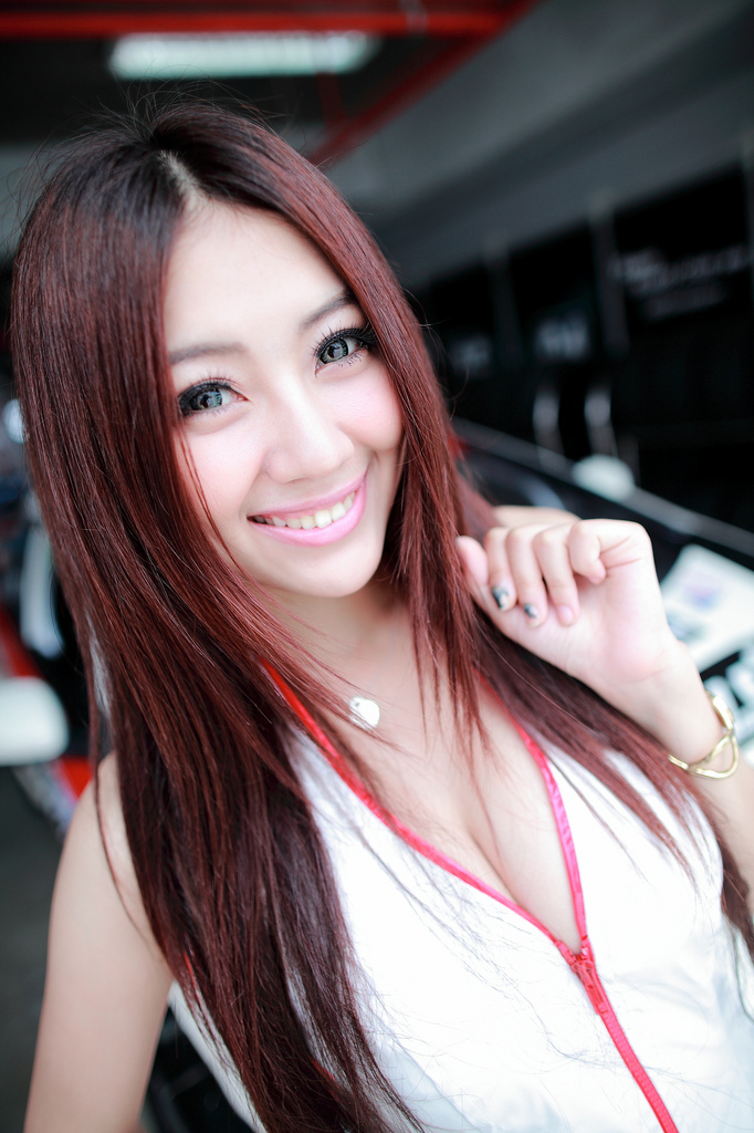 2012年4月22日 錢錢　国产美女车模性感美女图片