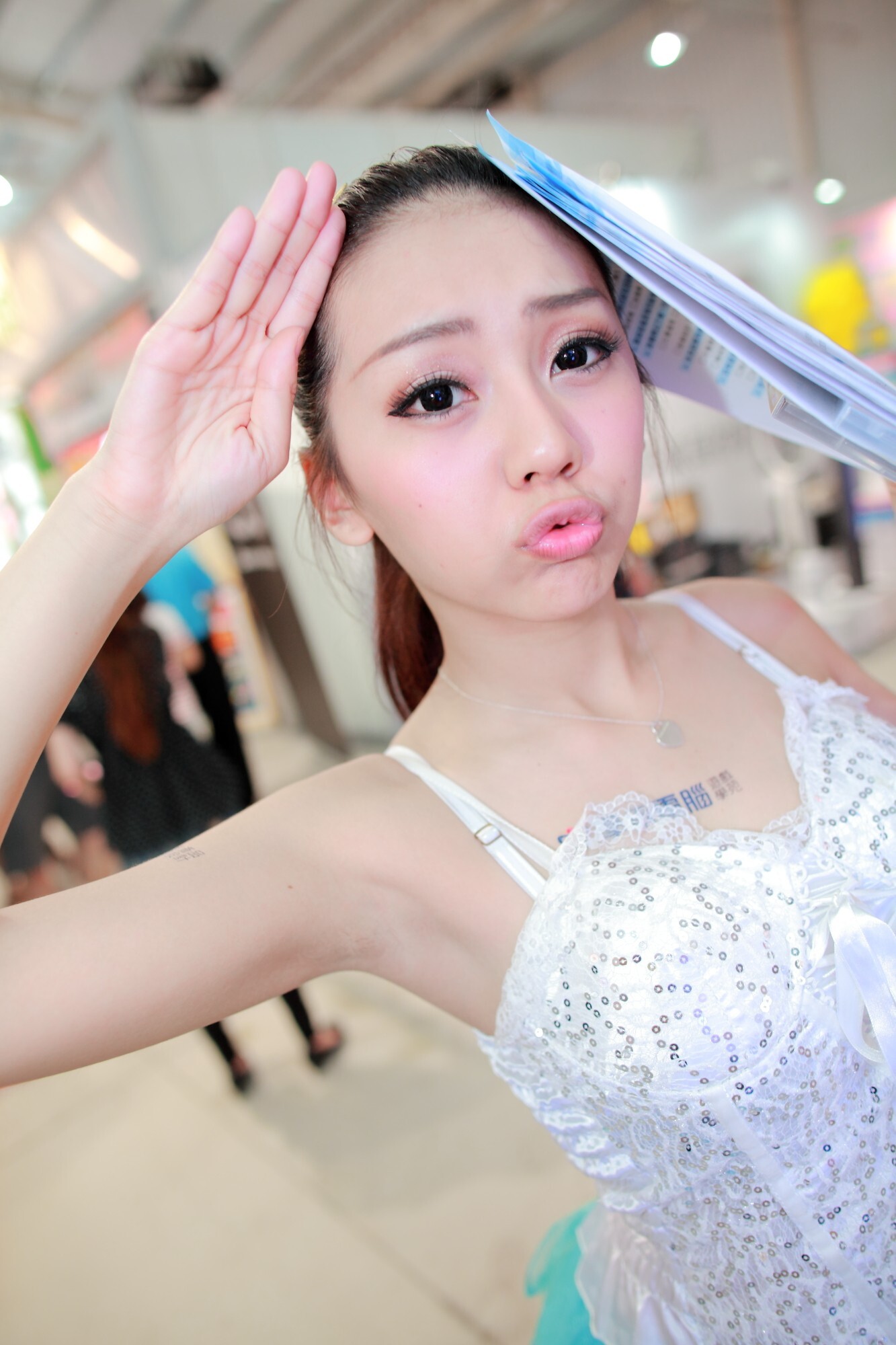 2012年4月22日 錢錢　国产美女车模性感美女图片