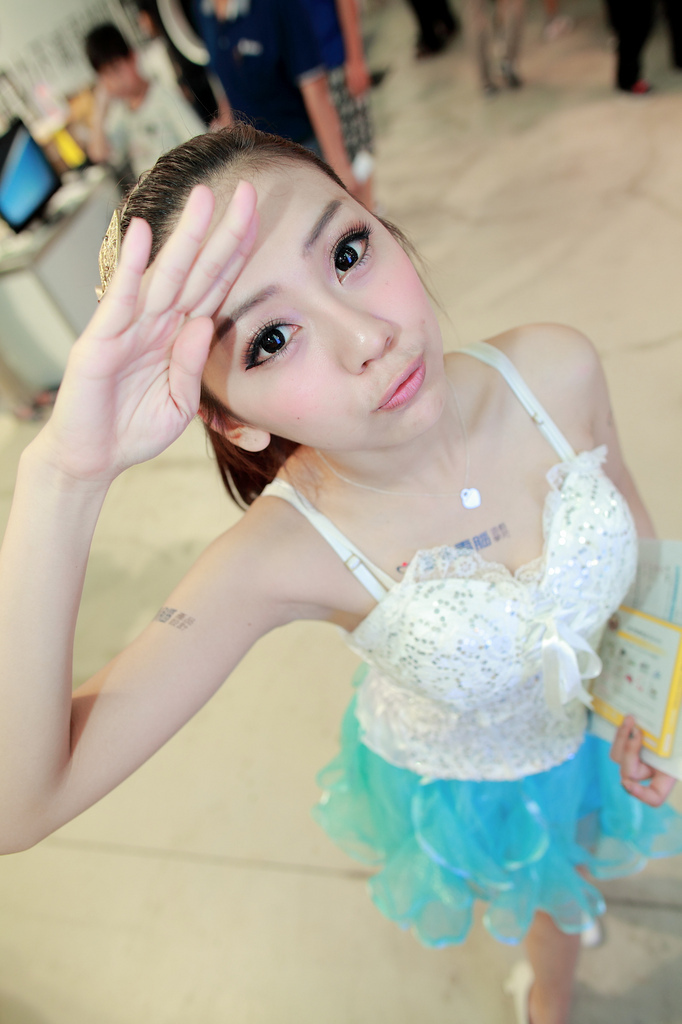 2012年4月22日 錢錢　国产美女车模性感美女图片