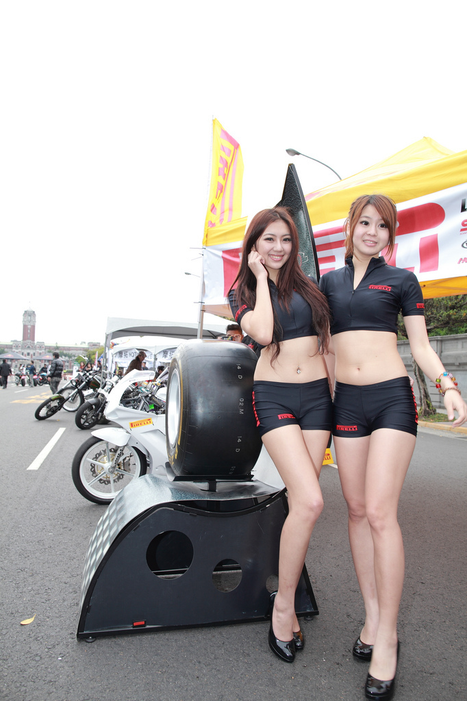 2012年4月22日 錢錢　国产美女车模性感美女图片