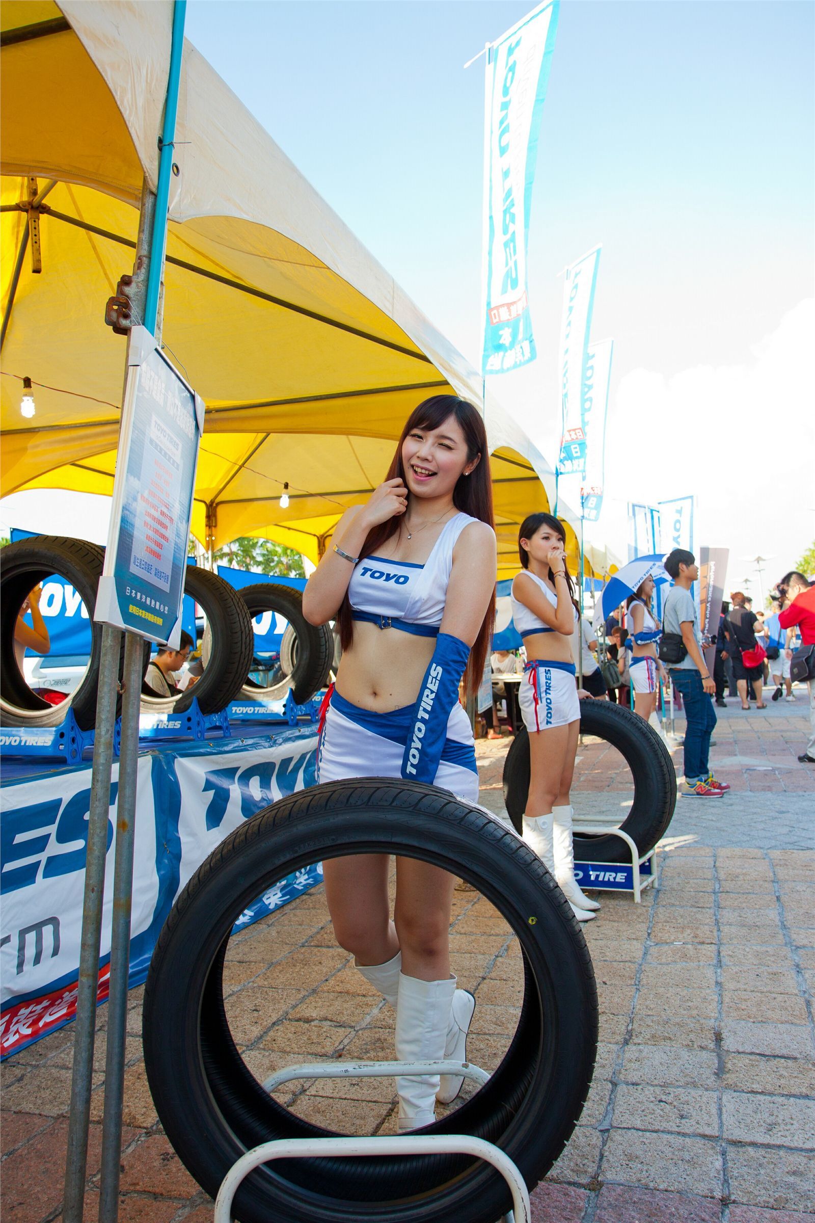 美女模特夢時代甩尾秀 国产高清性感美女模特写真图片