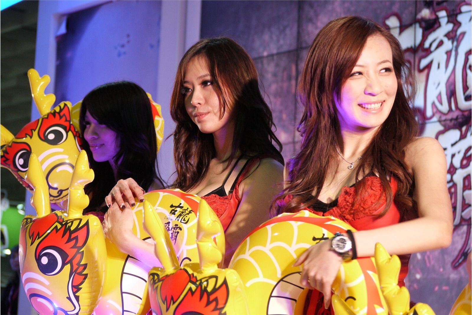 2012 機車展 汽配展 美女车模特写真 国内性感美女