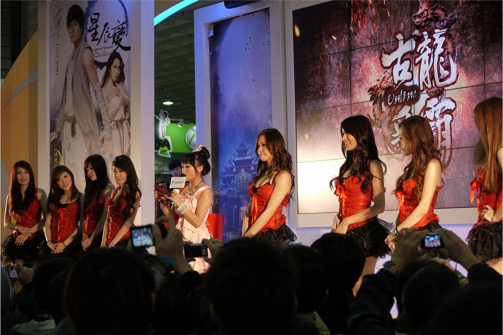 2012 機車展 汽配展 美女车模特写真 国内性感美女