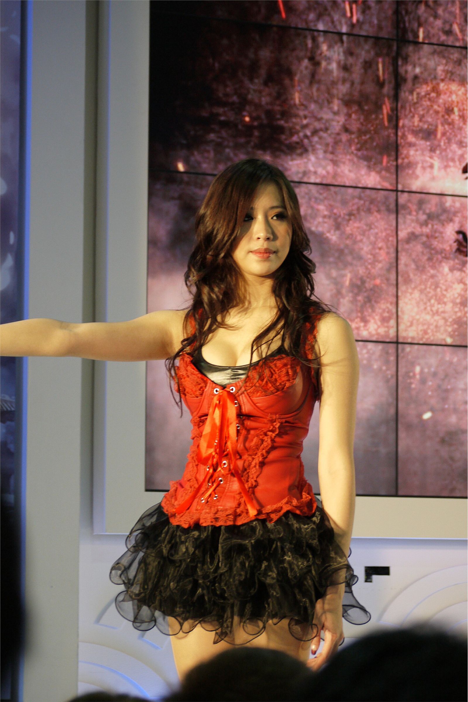 2012 機車展 汽配展 美女车模特写真 国内性感美女