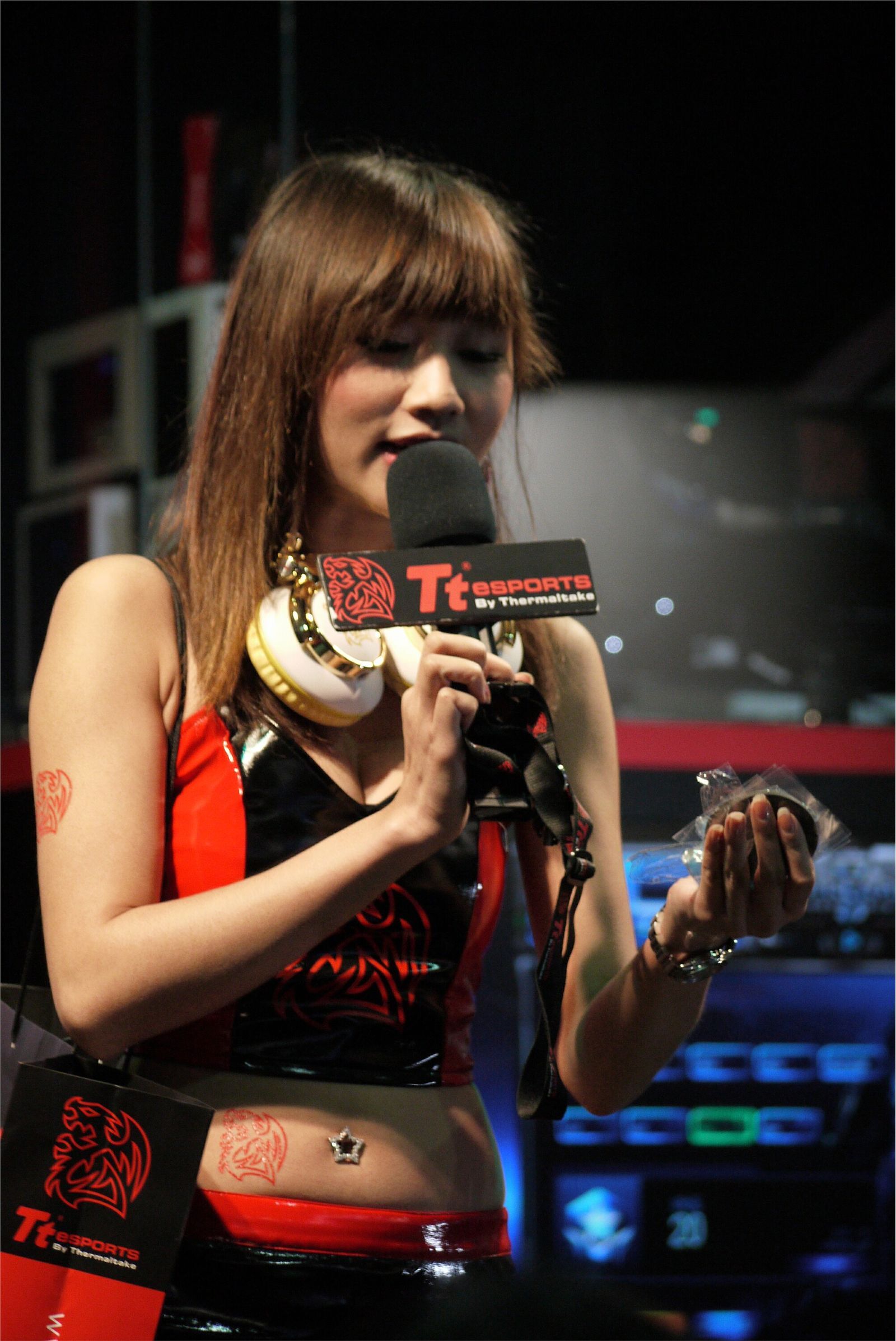 2012 機車展 汽配展 美女车模特写真 国内性感美女