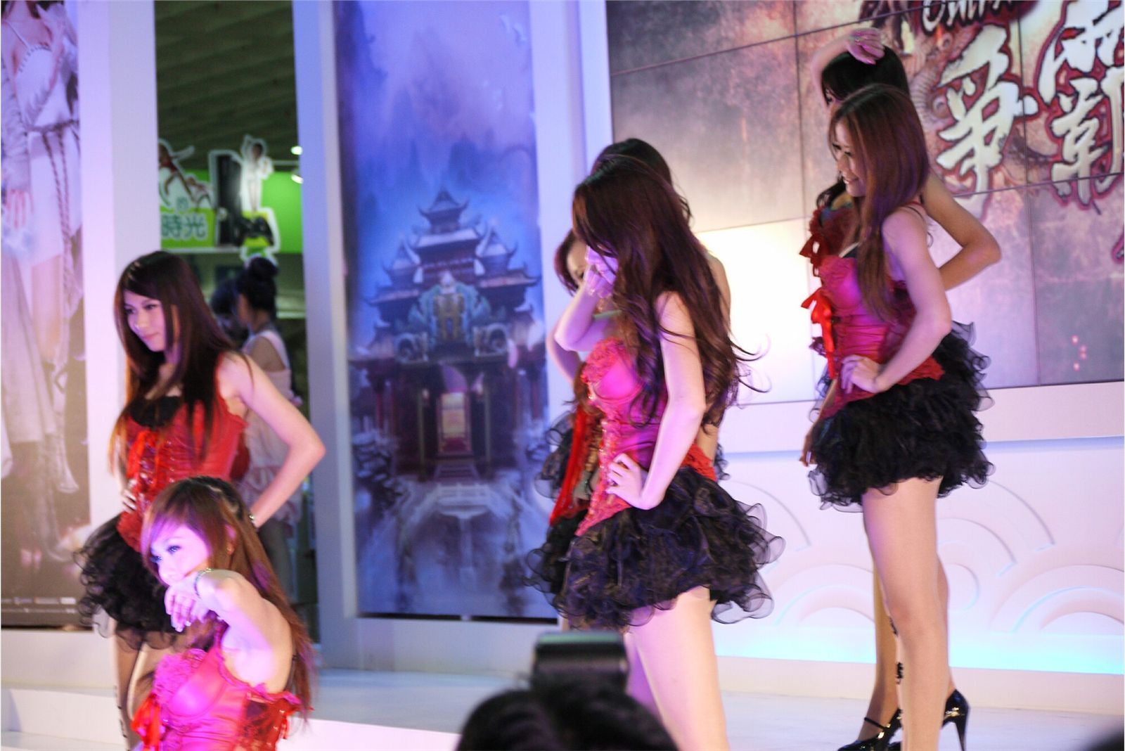 2012 機車展 汽配展 美女车模特写真 国内性感美女