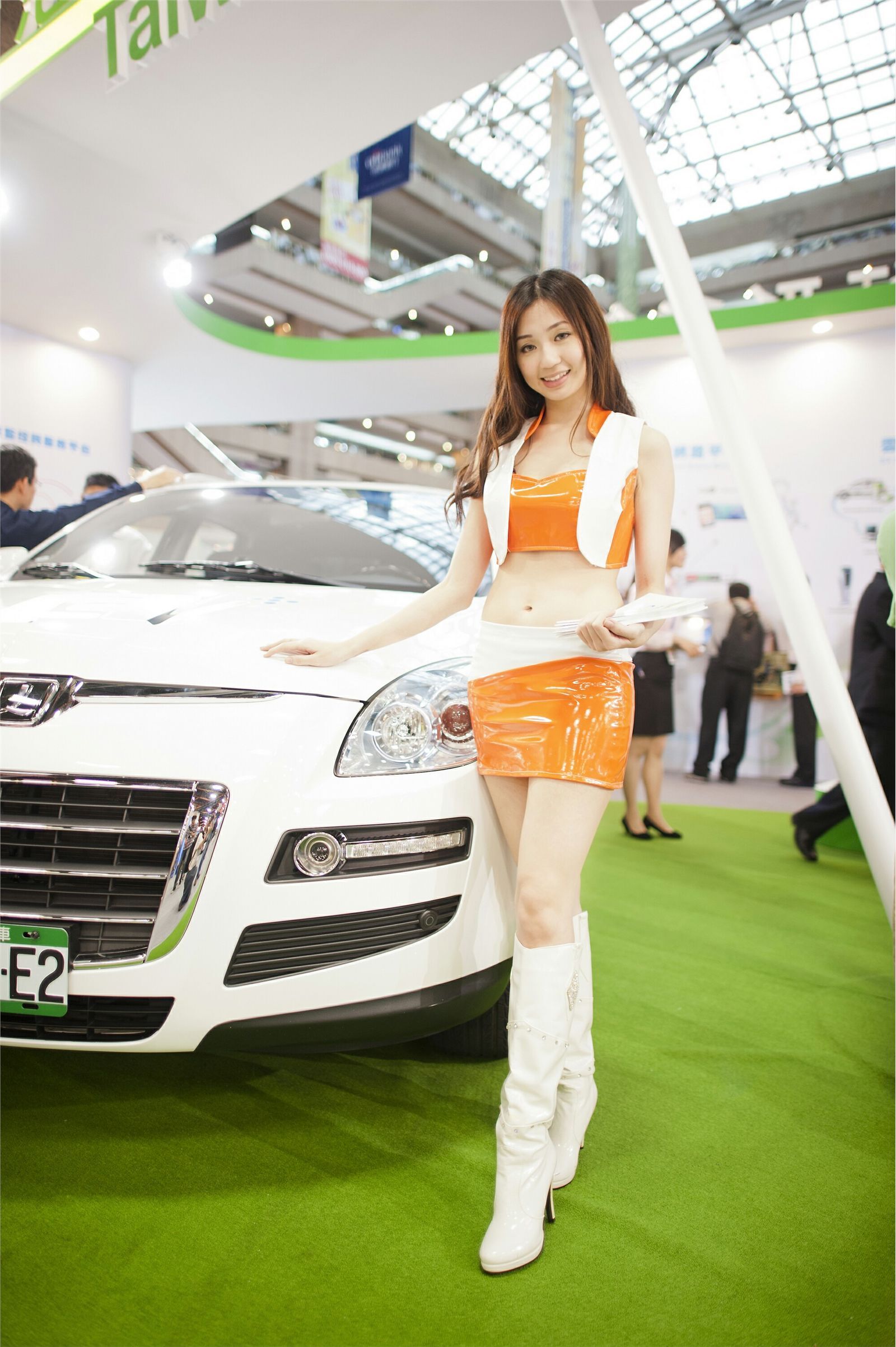 2012 機車展 汽配展 美女车模特写真 国内性感美女