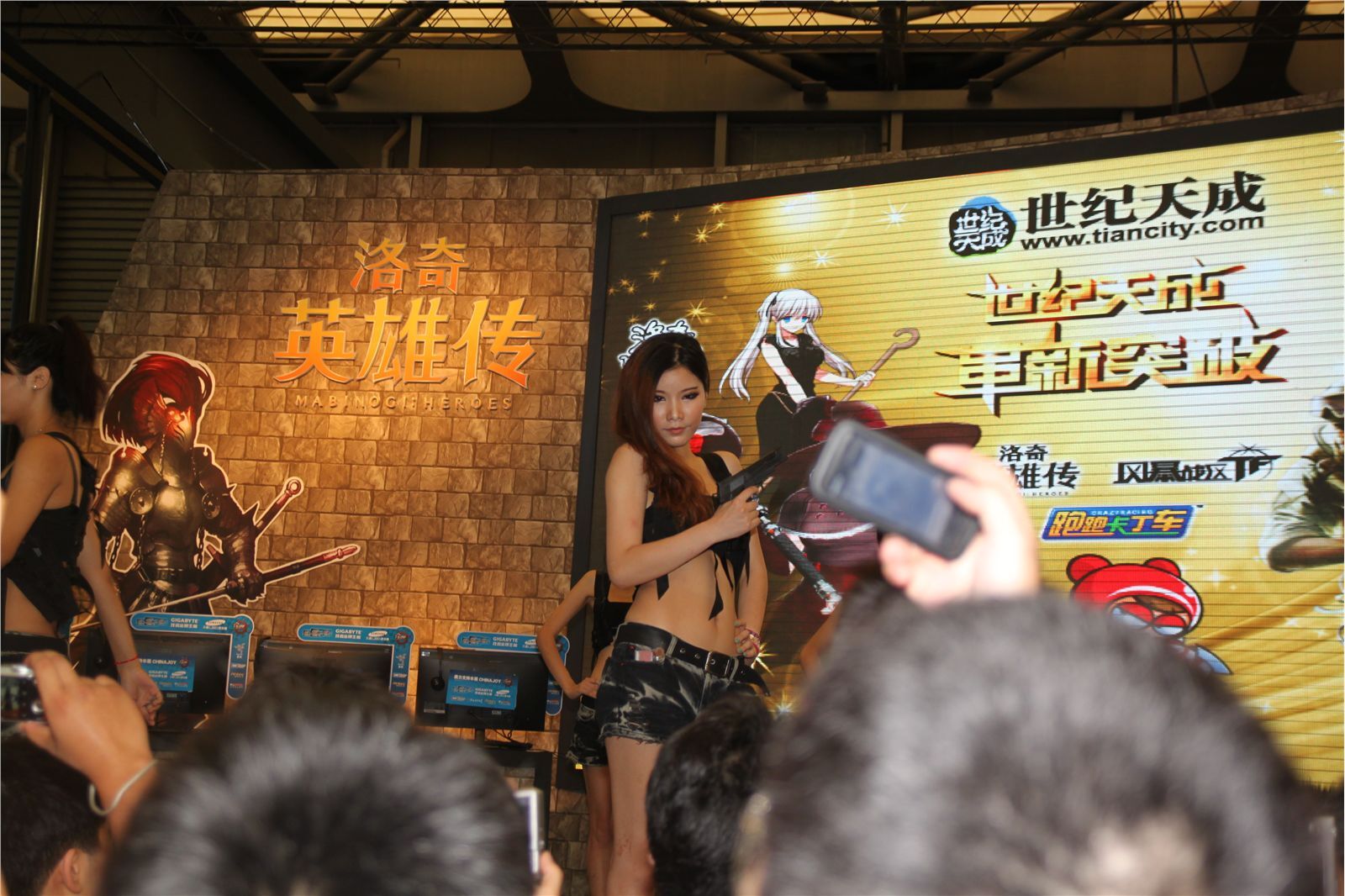 ChinaJoy 2011 模特美女秀场高清大图  NO.04
