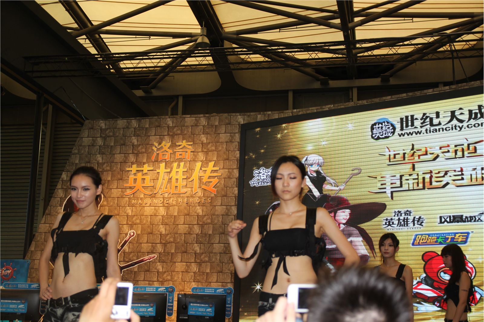 ChinaJoy 2011 模特美女秀场高清大图  NO.04