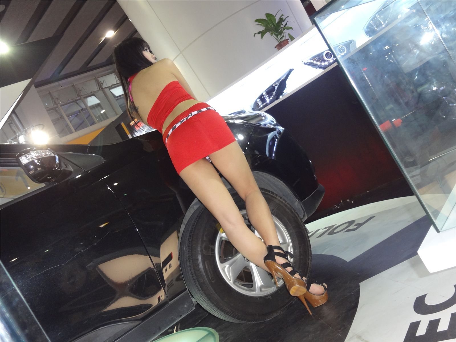 广州改装车展车模 国产美女车模写真套图 (第一套)