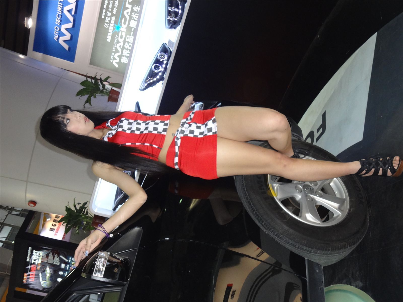 广州改装车展车模 国产美女车模写真套图 (第一套)