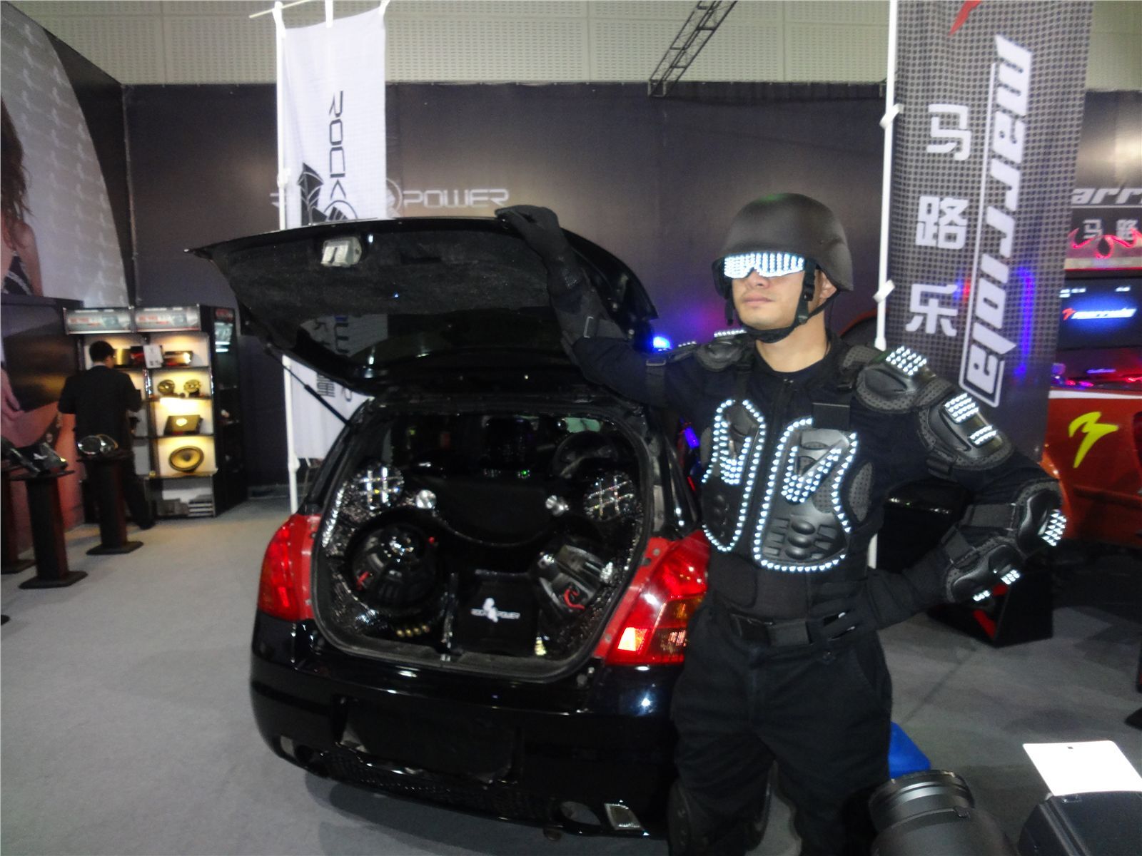 广州改装车展车模 国产美女车模写真套图 (第二套)